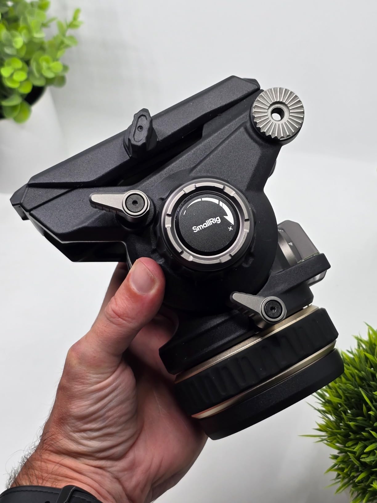 SmallRig DH10 Heavy Duty Tripod Fluid Video Head with Flat Base and Adjustable Handle, Quick Release Plate for Manfrotto Video Head Mount Plate, Load up to 22Ibs, for Video Cameras, DSLR Cameras 4165 customer photo 2