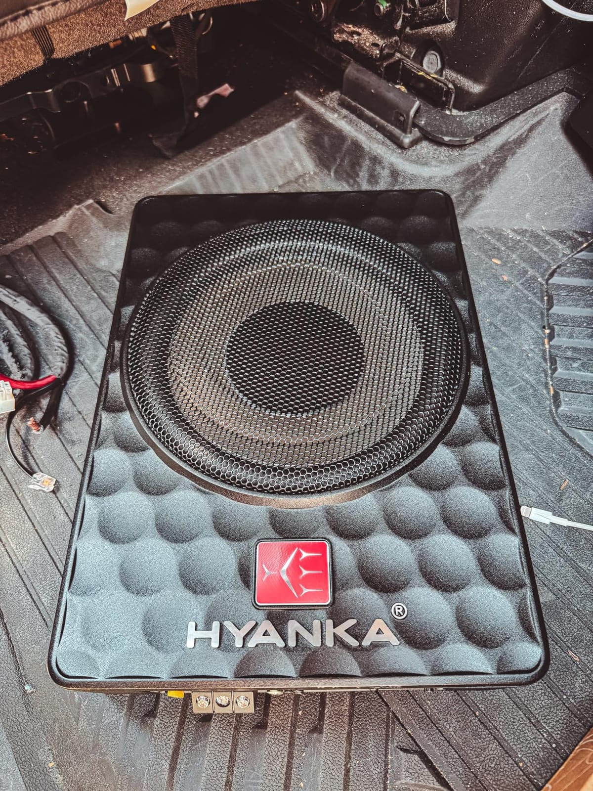 H YANKA SODA-08ASW 8-Inch Powered Underseat Car Subwoofer, 400W customer photo 2
