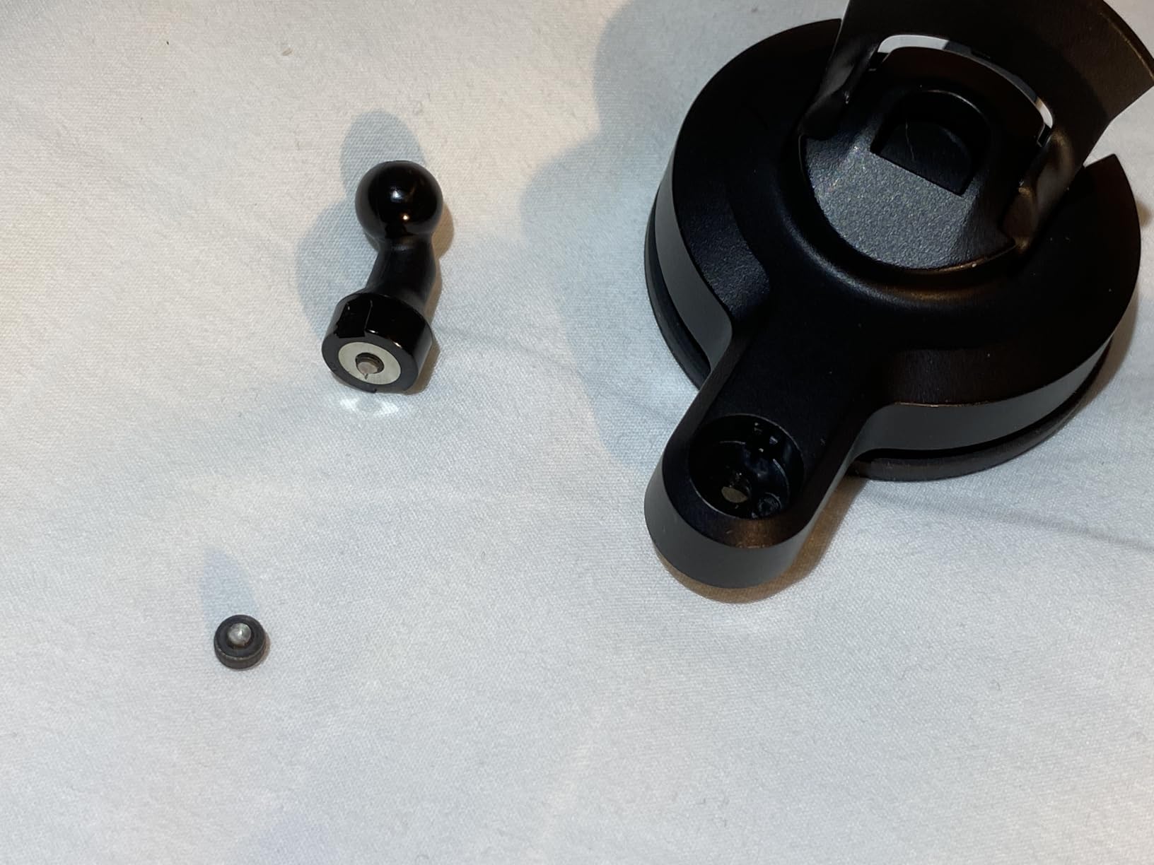 Garmin Universal Dash Cam Suction Cup Mount customer photo 1