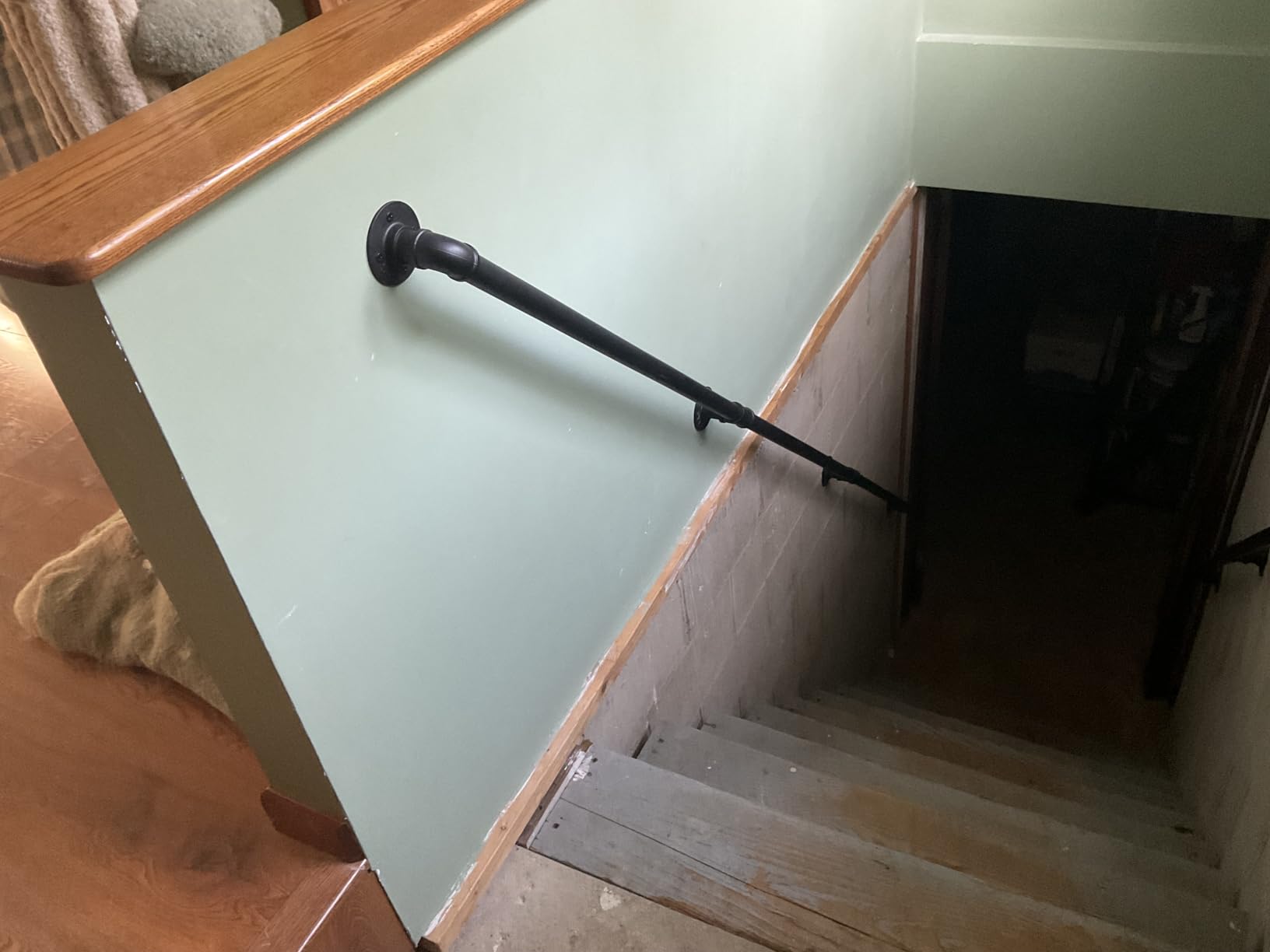 Rectoo Pipe Stair Handrail, 12 Ft Metal Staircase Handrail, Black Galvanized Industrial Iron Hand Rail for Indoor & Outdoor Wall Mount Support, Wall Hand Railing,Safety Handle, Steps Baluster(HR07) customer photo 1