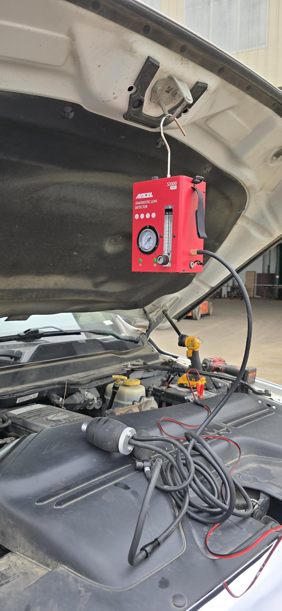 ANCEL S3000 PRO Automotive Smoke Machine with Built-in Air Pump and Pressure Gauge. Professional Vehicle Leak Diagnostic Detector Tools Kit for Leaks Test in Vacuum,Fuel,EVAP and Other Cars System customer photo 1