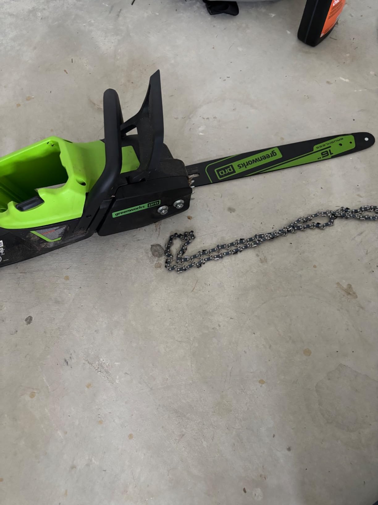 Greenworks 60V 16 in Cordless Electric Chainsaw, 2.5 Ah Battery and Charger customer photo 2