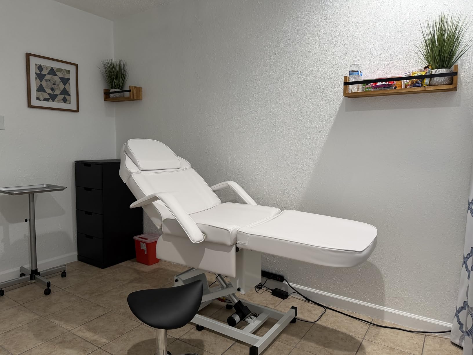 BarberPub 3-Motor Electric Tattoo Chair Salon Massage Facial Bed Black 2751 customer photo 1