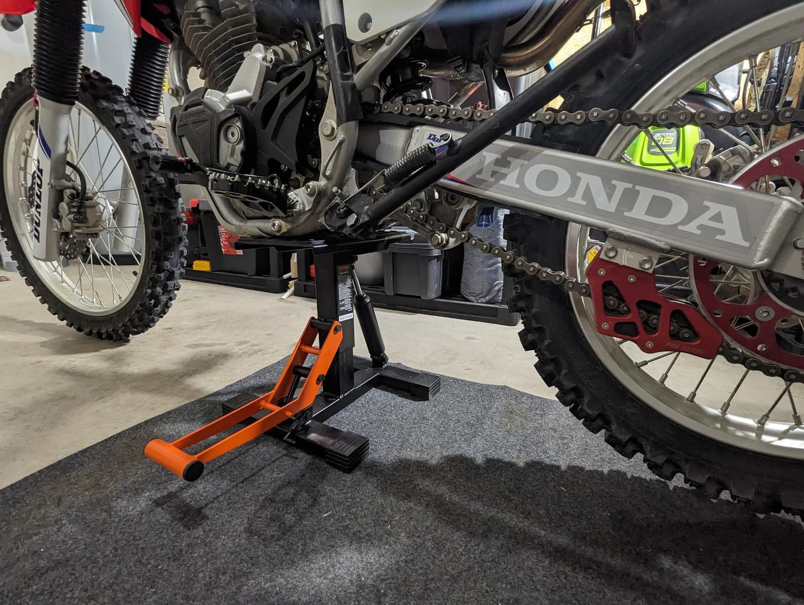 VEVOR Dirt Bike Lift Stand 440 lbs Capacity Motorcycle Jack Lift Stand customer photo 1