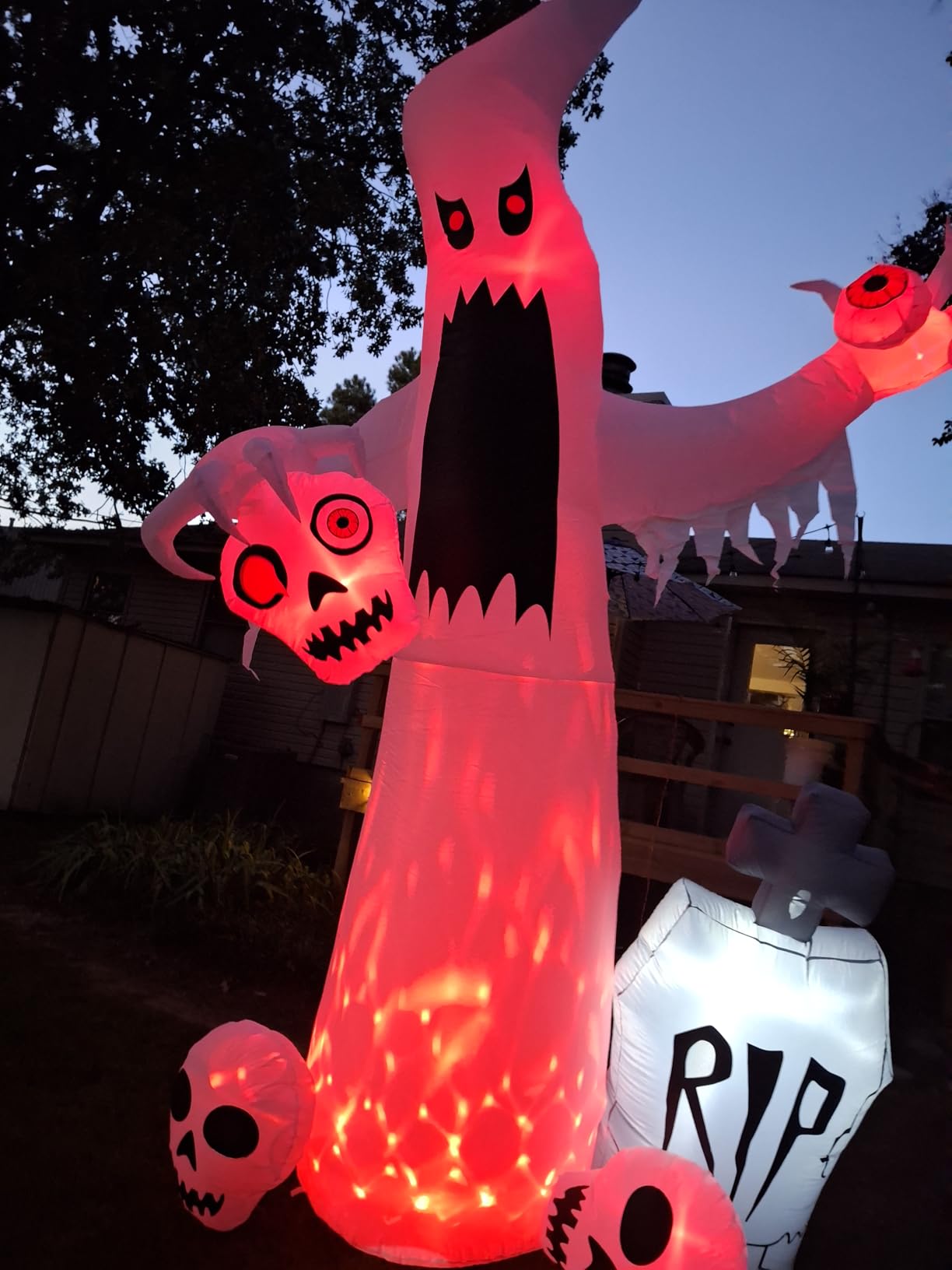 HOPOCO 12 FT Halloween Inflatables Outdoor Decorations Ghost with 3 Skulls, Built-in LED customer photo 2