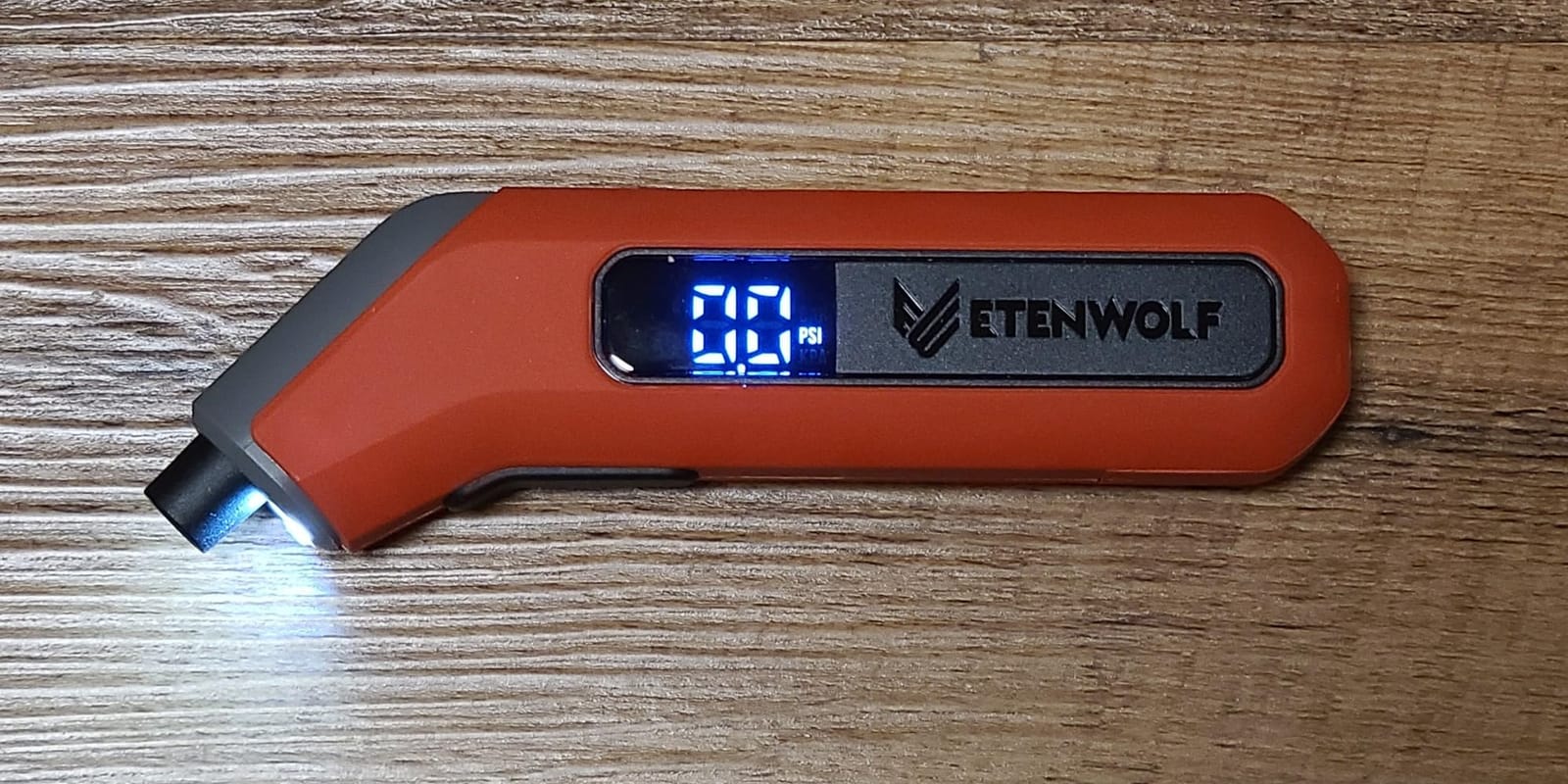 ETENWOLF T300 Plus Tire Pressure Gauge 3-200 PSI with Presta Valve Adaptor | Replaceable AAA Batteries, ANSI B40.7 Grade 2A (±0.5%) Accuracy, Digital Tire Gauge with Bright LED Display, Vivid Orange customer photo 1
