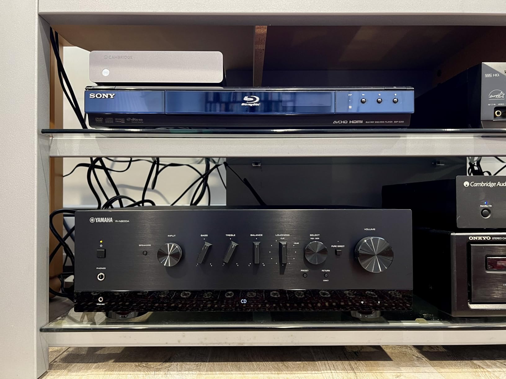Yamaha R-N800A Network Receiver with Phono and Built-in DAC, Black customer photo 1