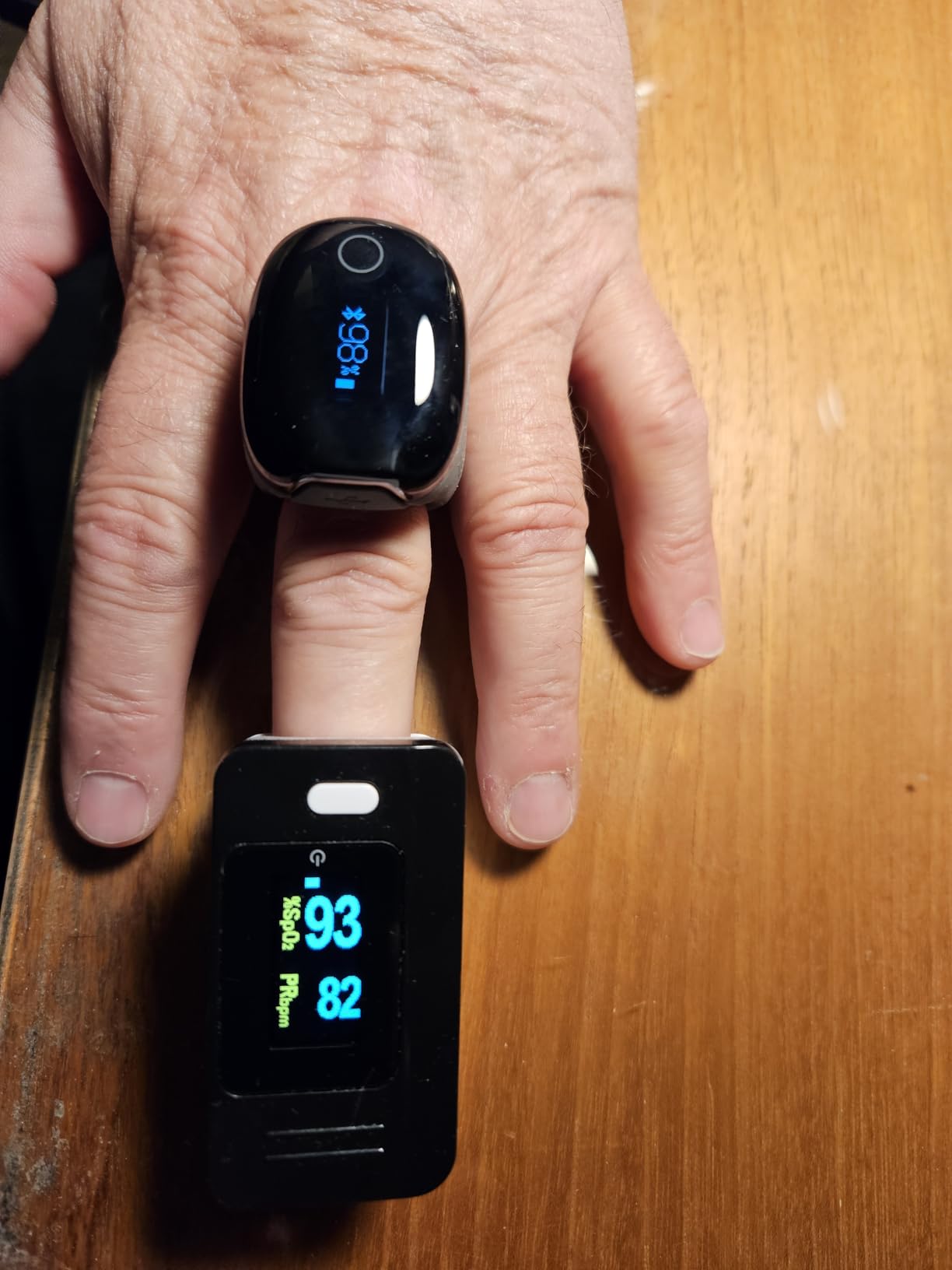 Wellue O2Ring-S Oxygen Monitor with Vibration Reminder, Bluetooth Pulse Oximeter Tracks SPO2 and Pulse Rate, 24 hrs Battery Life, 4*10 Hours Built-in Memory customer photo 1