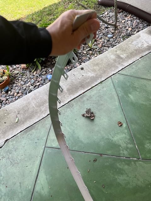 EasyFlex Aluminum No-Dig Landscape Edging for Landscape or Paver Projects, 10 Metal Edging Pieces with Spikes, 50 Feet, Black customer photo 1