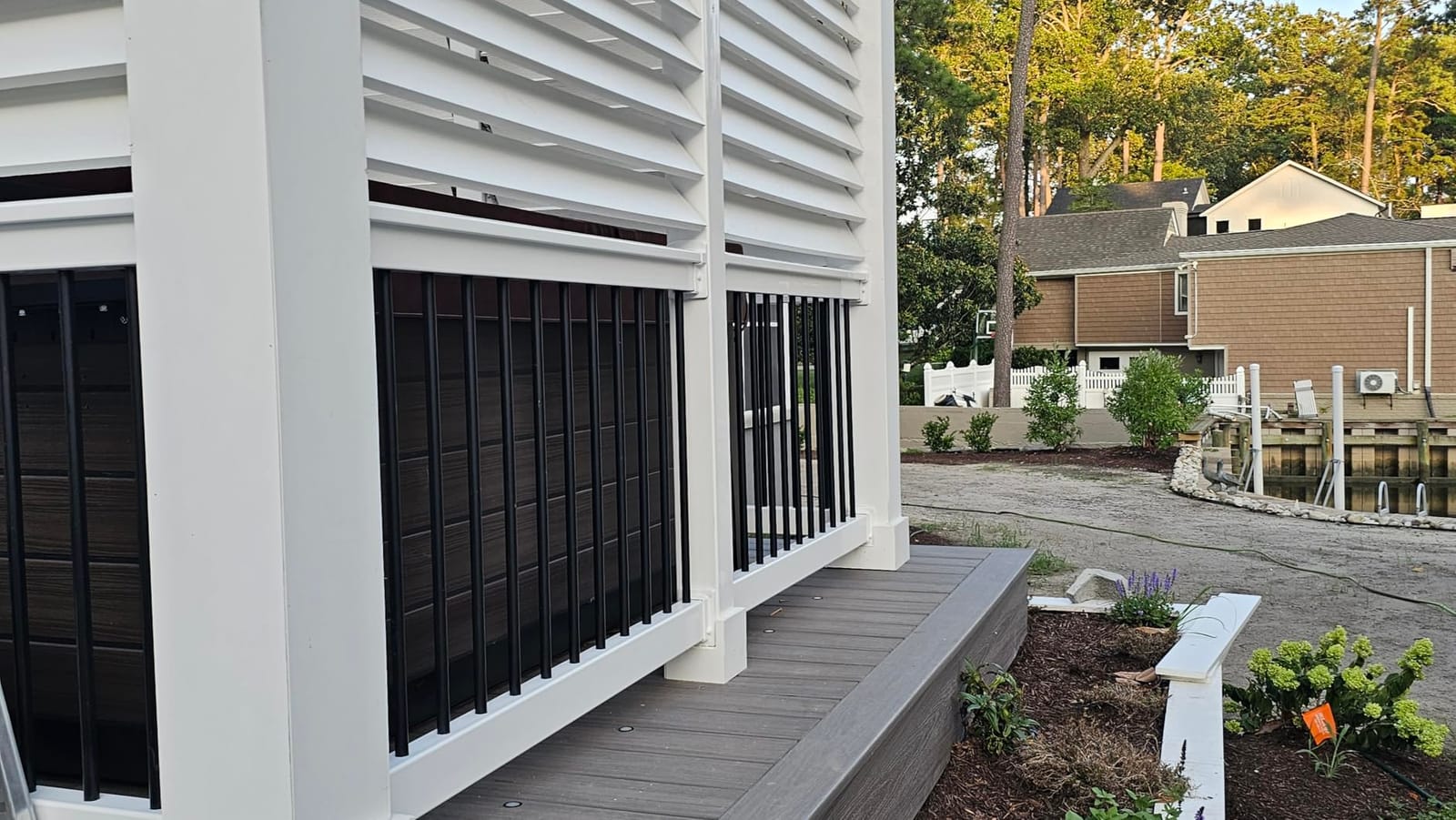 Weatherables Bolton Porch and Deck Railing Kit – Aluminum and Vinyl Railing Kit for Decks, Porches, Balcony Railing, and More (36” x 48”) customer photo 2