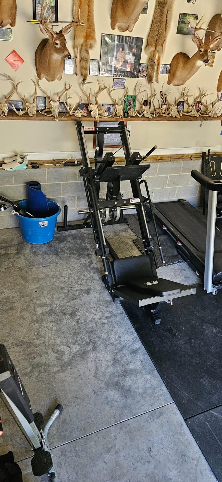RitFit Leg Press Hack Squat Machine with Linear Bearing, 1200LB Capacity | Alloy Steel Frame with 5+3 Adjustable Angles, Diamond Footplate, Weight Storage and 1200LB Capacity for Home Gym customer photo 1