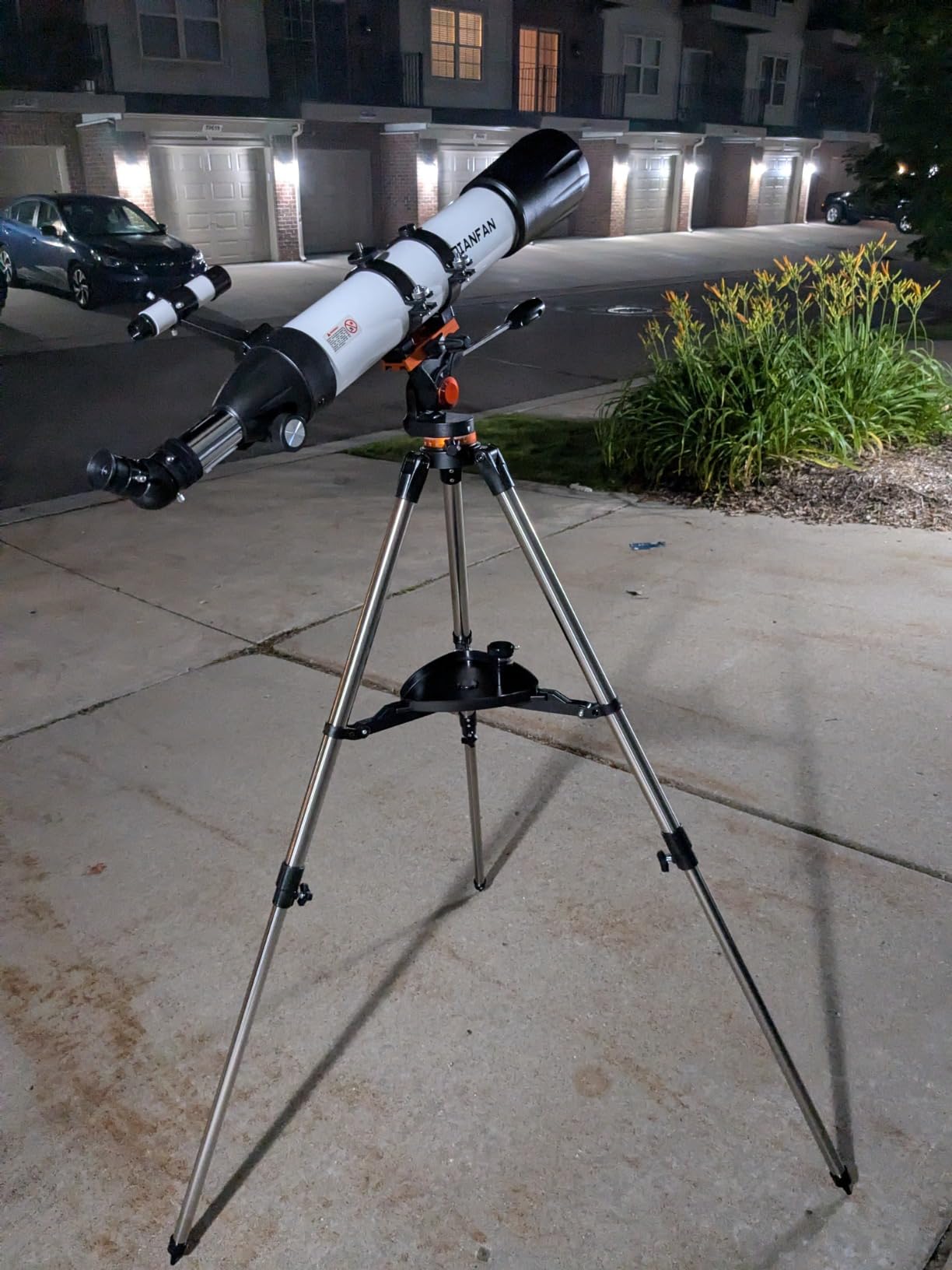 Dianfan Telescope for Adults High Powered, 90mm 800mm Astronomy Refractor | Portable Professional Telescope for Adults & Beginners, Fully Multi-Coated, Stainless Steel Tripod, Phone Adapter & Carry Bag customer photo 1
