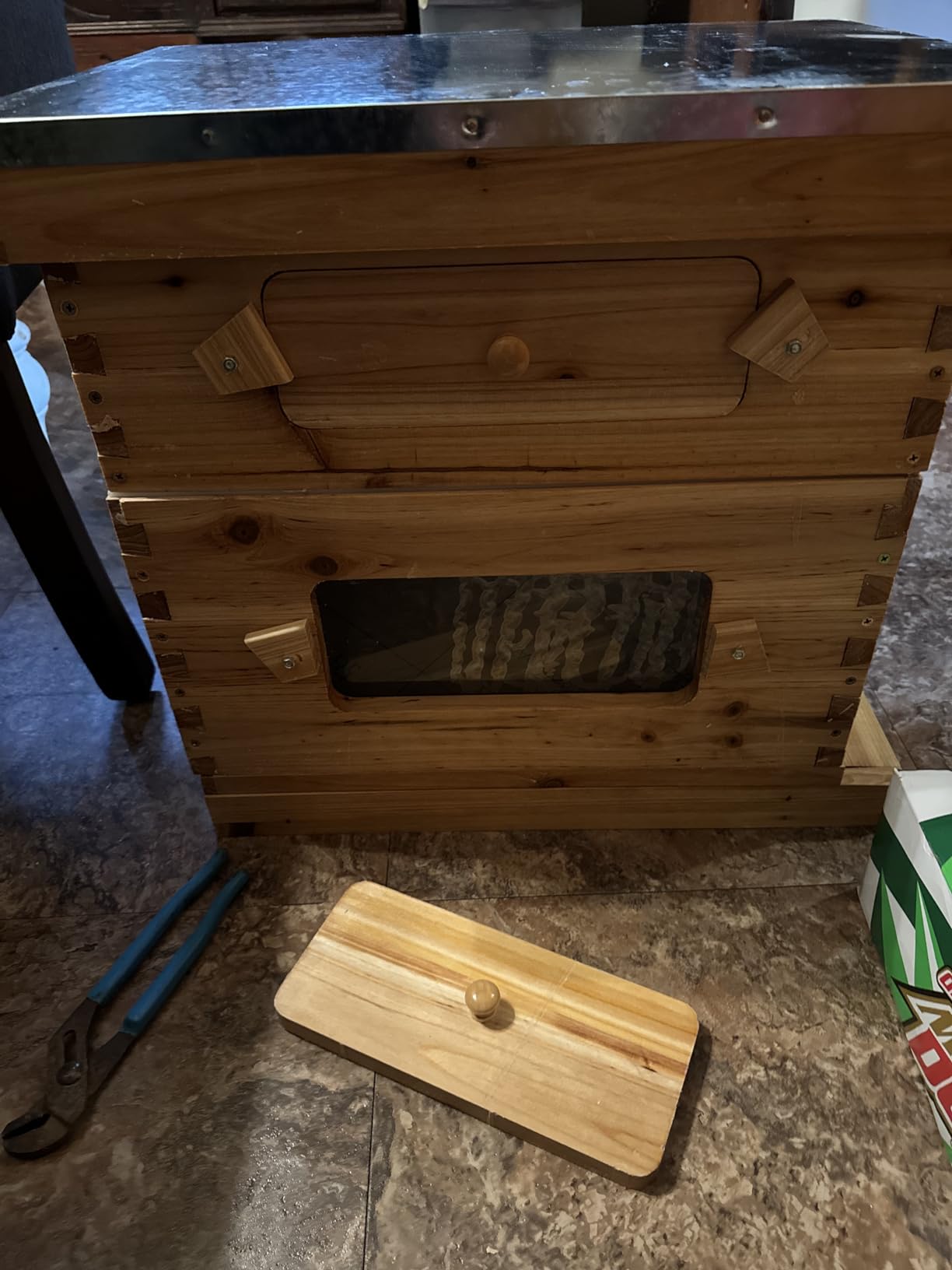 Honey Lake Bee Hive with Windows, 8 Frame Langstroth Complete Beehive Starter Kit Dipped in Beeswax with Beehive Frames and Waxed Foundations (1 Deep Brood Bee Hive Box & 1 Medium Super Bee Box) customer photo 1