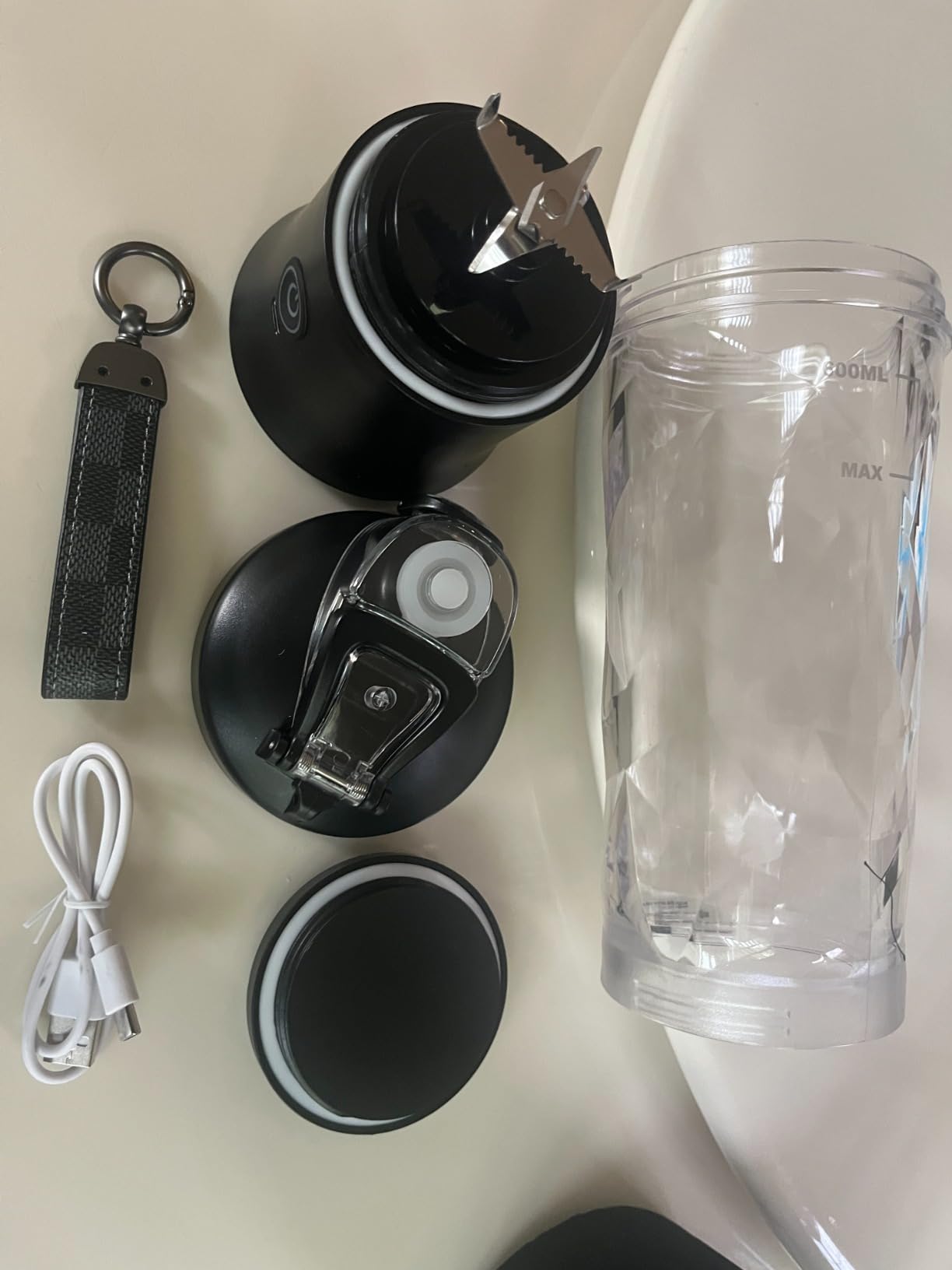Portable Blender Personal Juicer for Shakes Smoothies with Insulated Sleeve | 20 Oz Electric Protein Shaker Bottle, Travel Lid, USB-C Rechargeable, Mini Small Cordless Blender Cup for Kitchen Travel Gym customer photo 2