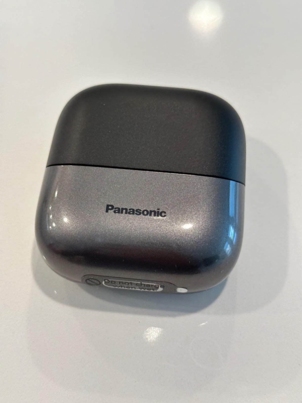 Panasonic Swipe Right Travel Shaver for Men, Portable Electric Razor for Men with USB-C Charging, 3-Blade Cutting System and Beard Sensor Technology, Wet/Dry Use, ES-CM3A-K customer photo 1
