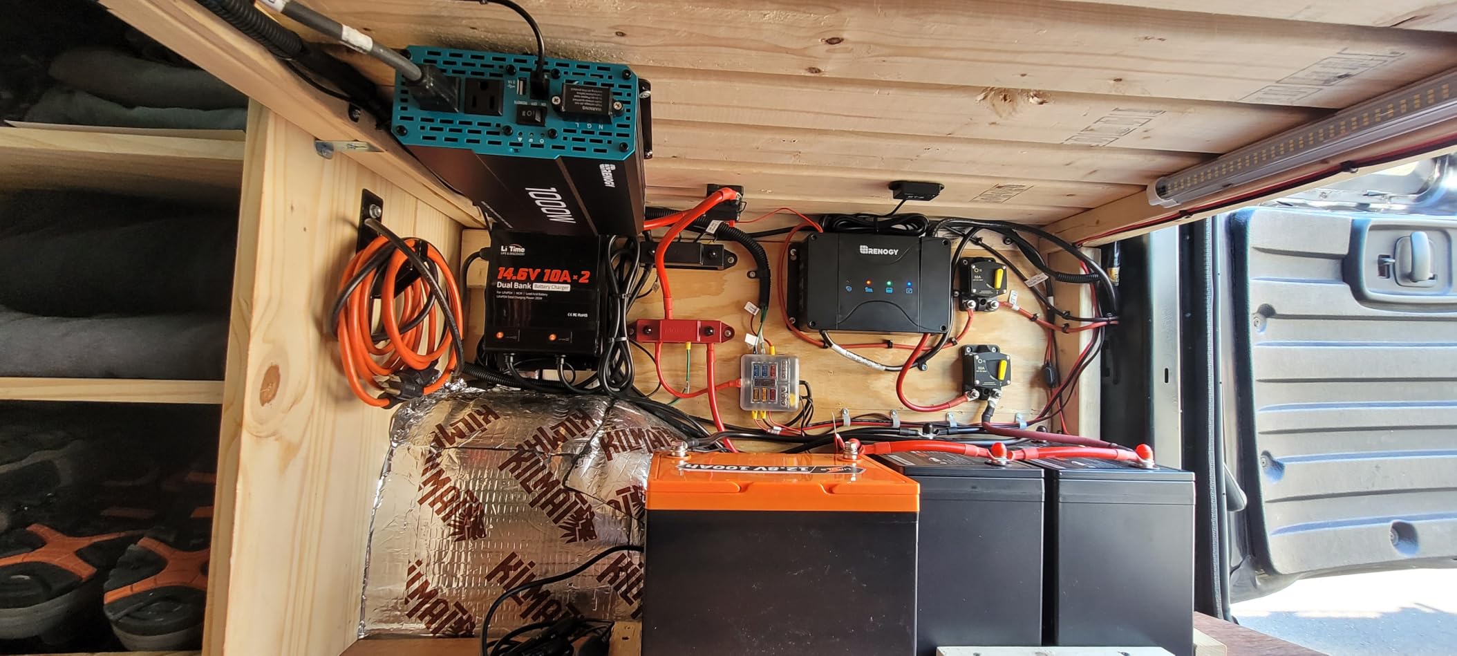 LiTime 2 Bank 12V 10A LiFePO4 Battery Charger, Waterproof, 14.6V Output customer photo 1