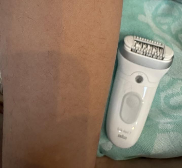 Braun Epilator Silk-épil 7, Hair Removal Device, Women Shaver & Trimmer, Wet and Dry, Wide Head, Includes Shaver Head and Trimmer Comb, SE7-041, Silver customer photo 1
