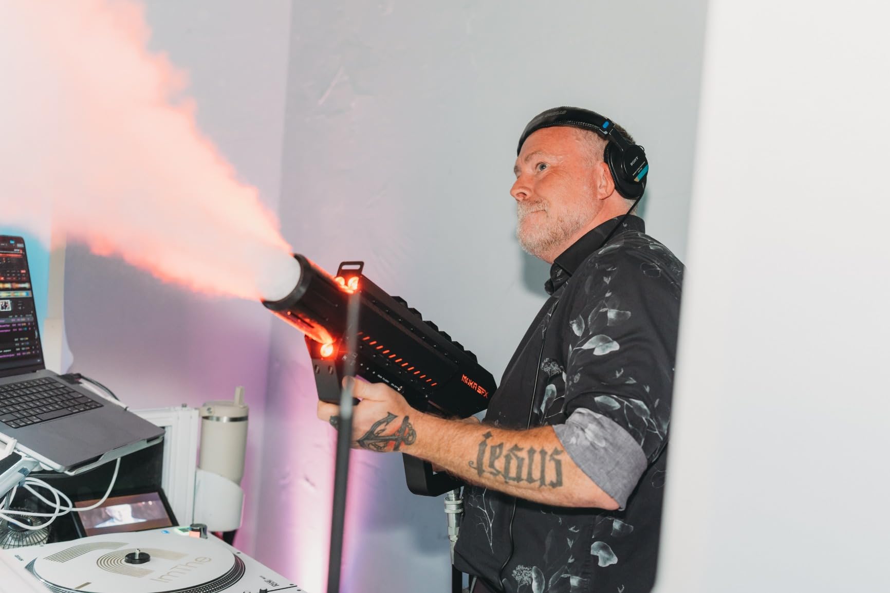 MOKA SFX Handheld CO2 Cannon with LED Lights Co2 Jet Machine with Adjustable Shoulder Strap 10ft CO2 Hose Quick Connect Fitting Stage Effect Machine for DJ Nightclub Wedding Party Live Show Special FX customer photo 1
