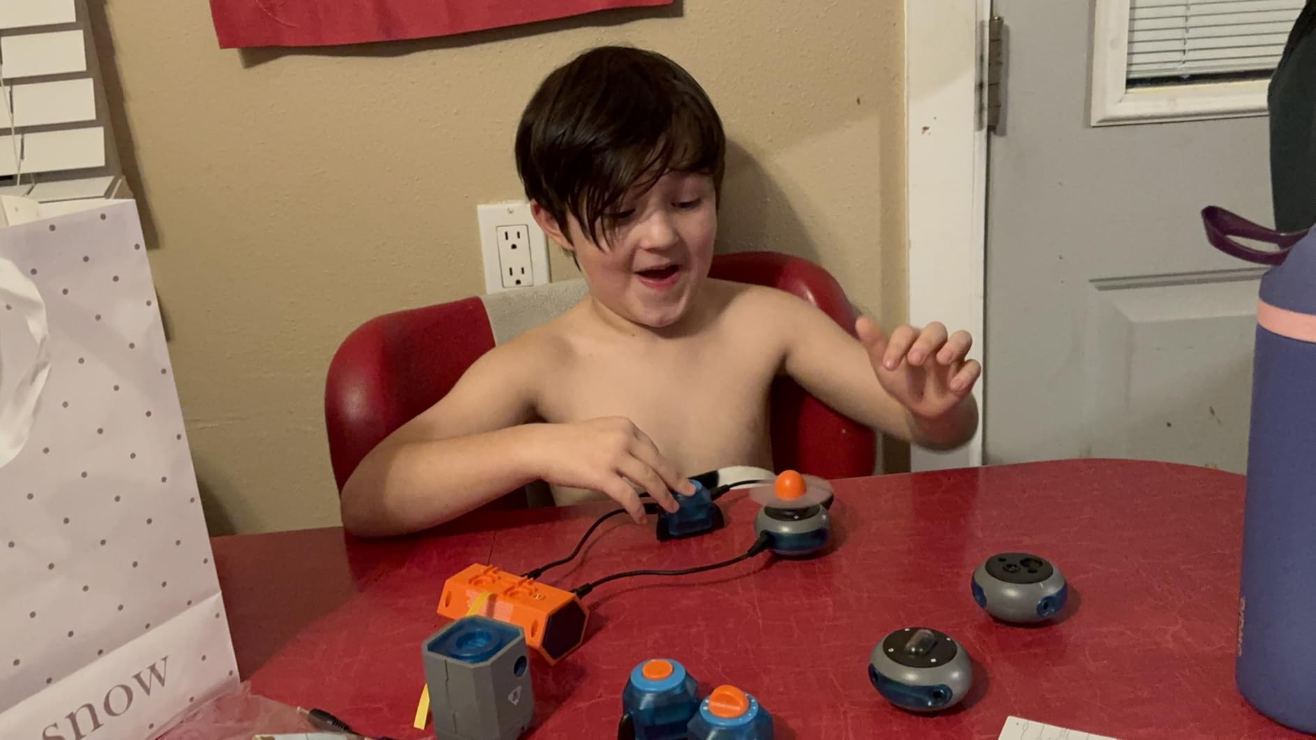 National Geographic Circuit Kit for Kids with 60 Projects for Ages 8-12 | Build Real Electrical Circuits, Electronics Kit, Electricity Experiments, Engineering Skills, STEM Toy, Birthday Gift customer photo 1
