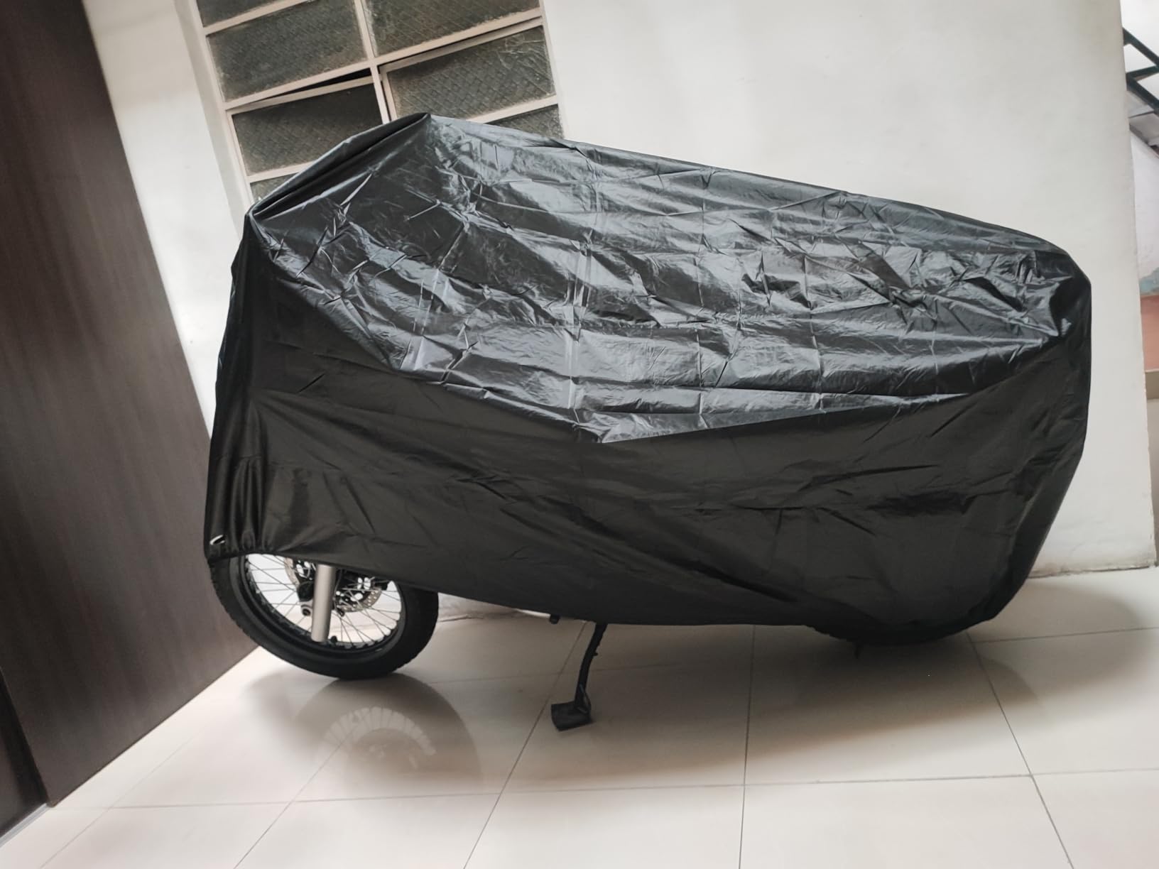Motorcycle Cover Waterproof, Outdoor Motorbike Cover with Lock-Holes, All Season Protection Motorbike Vehicle Covers Fits up to 97