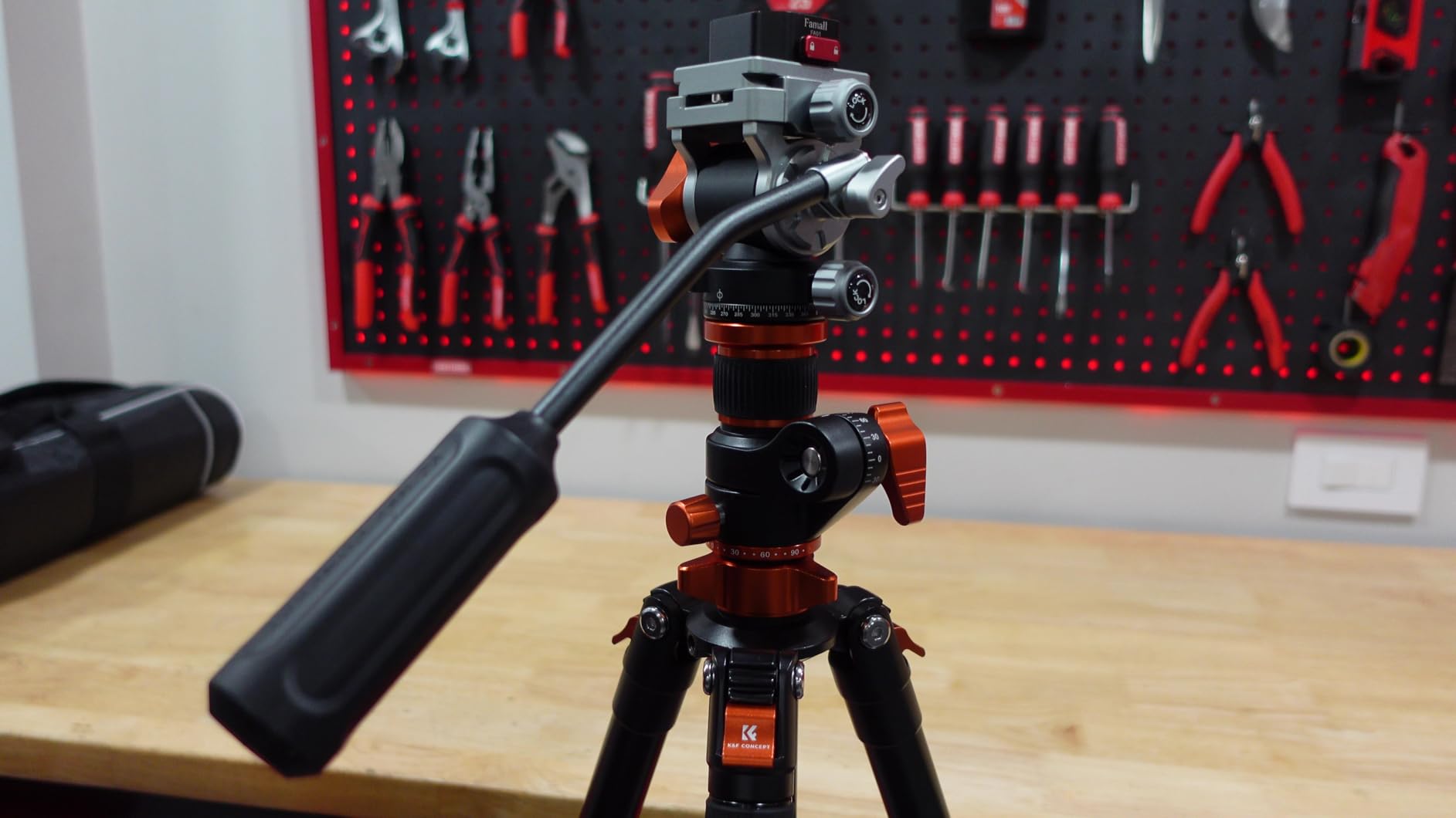 K&F CONCEPT 90''/230cm Horizontal Fluid Head Camera Tripod | Heavy Duty Overhead Shooting Video Tripods, Center Colmun, Detachable Monopod, for Indoor and Outdoor Use T254A7+FH-03 customer photo 1