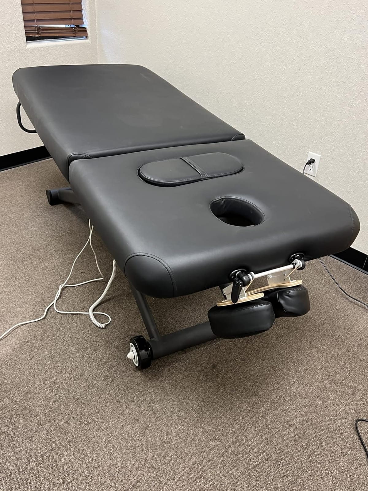 pouseayar Heavy Duty Electric Massage Table, 31.2