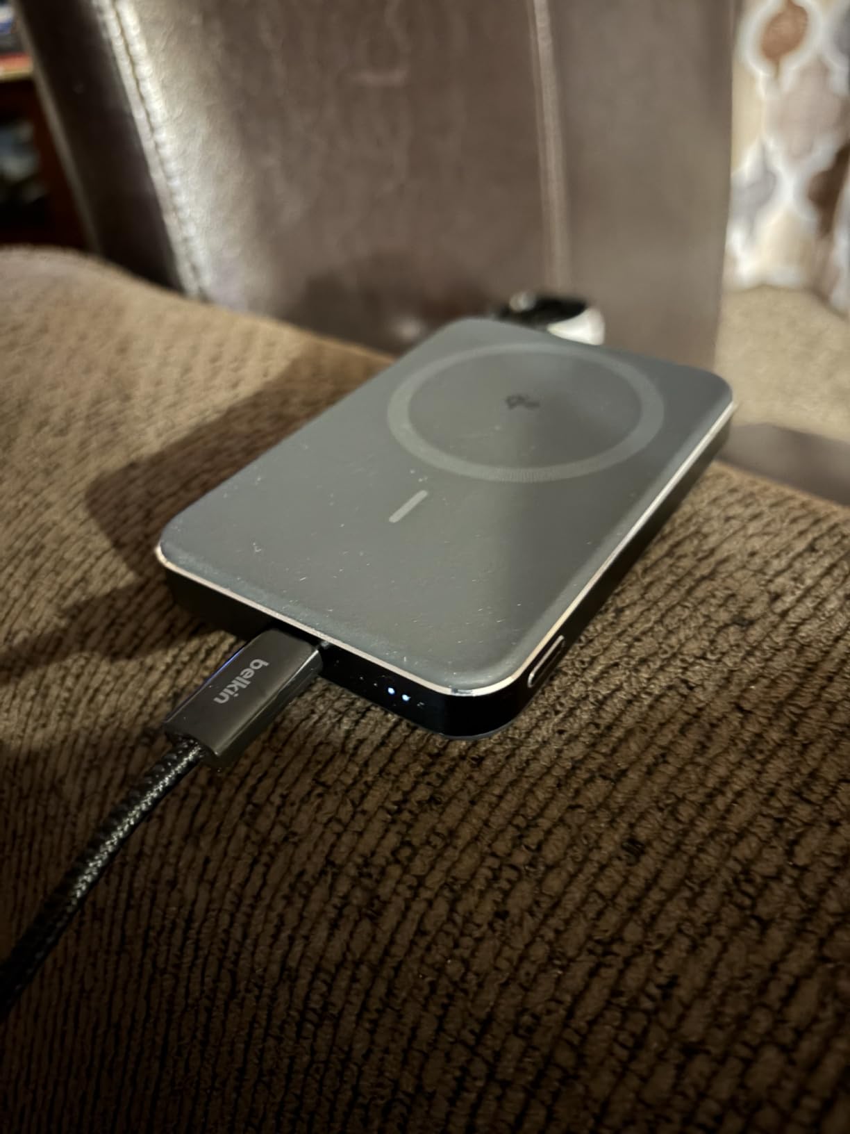 Anker MagGo Power Bank, 10,000mAh Qi2-Certified 15W Portable Charger | Slim and Fast MagSafe-Compatible Battery Pack, Ergonomic Design, for iPhone 16 / 15 / 14 / 13 Series and More customer photo 1