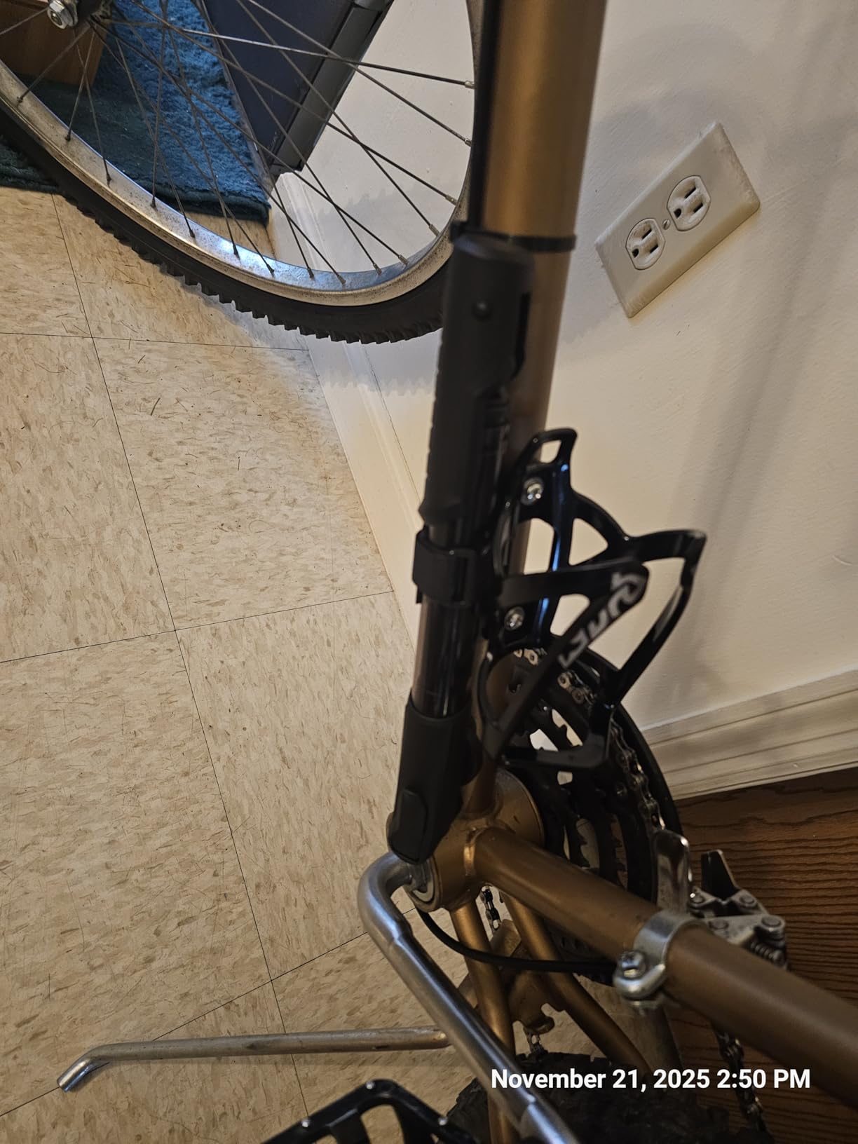 Blackburn Telescoping Bicycle Frame Pump with Gauge customer photo 1