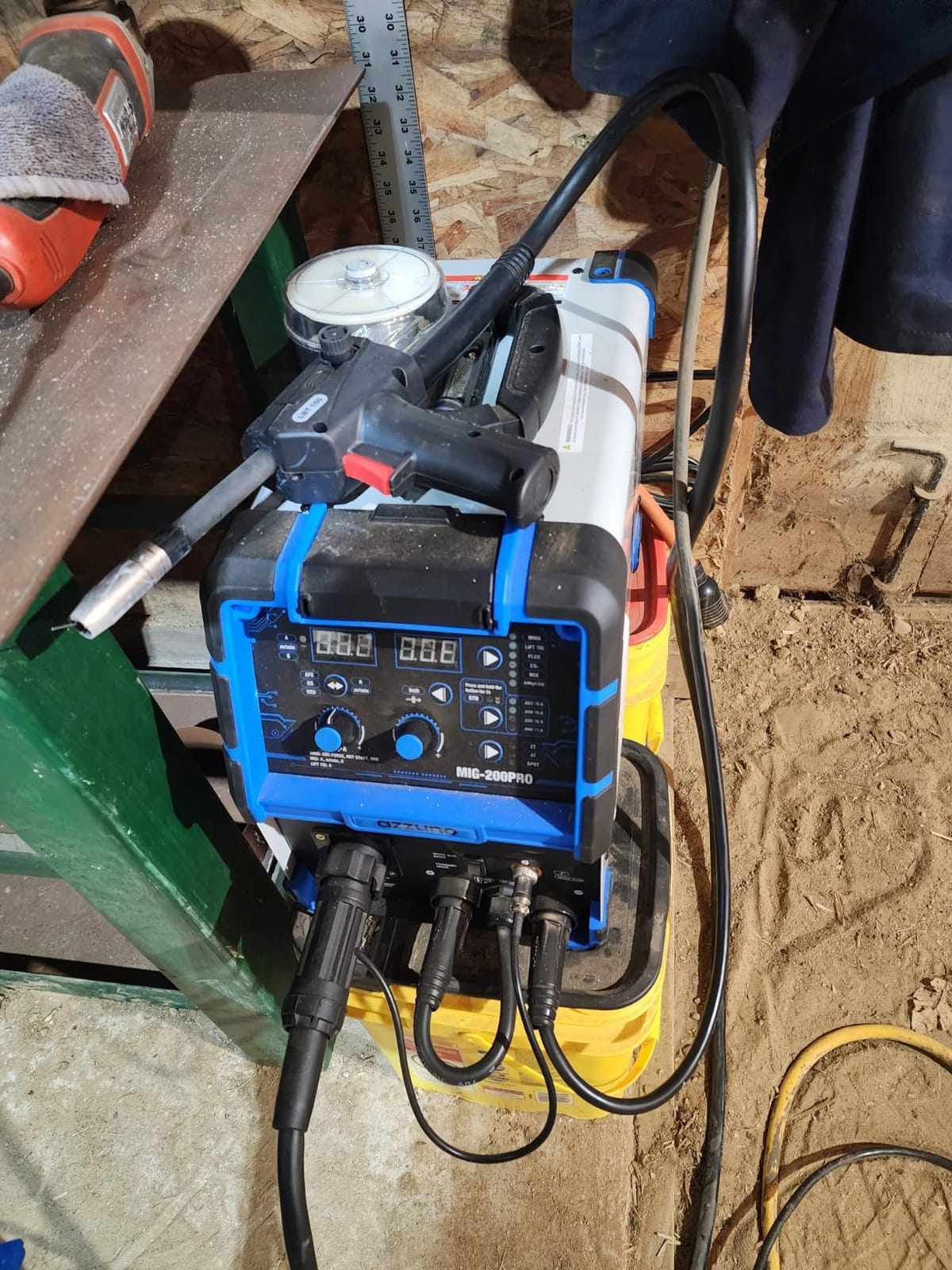 AZZUNO 200A MIG Welder, 110V/220V 8-in-1 Aluminum MIG Welding Machine, Flux Core MIG/Gas MIG/Gas MAG/Aluminum MIG/Spot MIG/Lift TIG/Stick Welding, Spool Gun Compatible customer photo 1