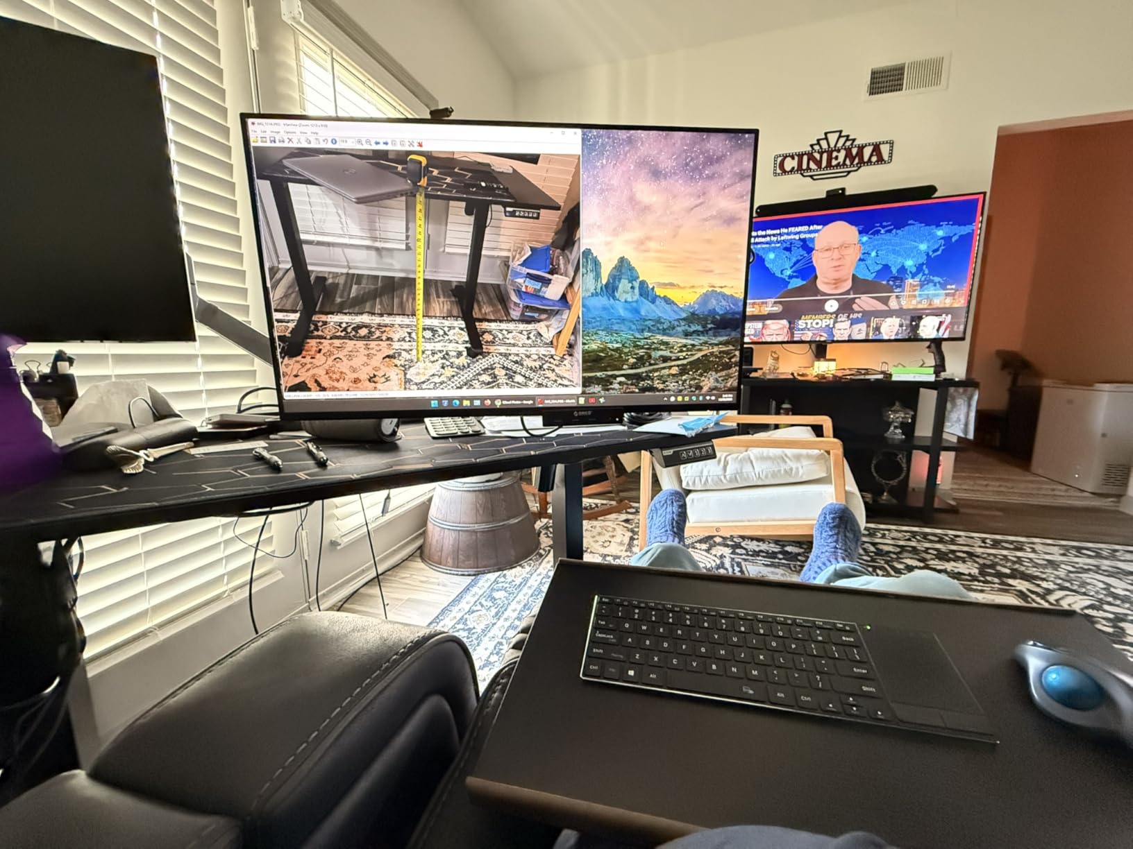 Monomi Large Electric Standing Desk 71“x31.5“ Height Adjustable,Black customer photo 2