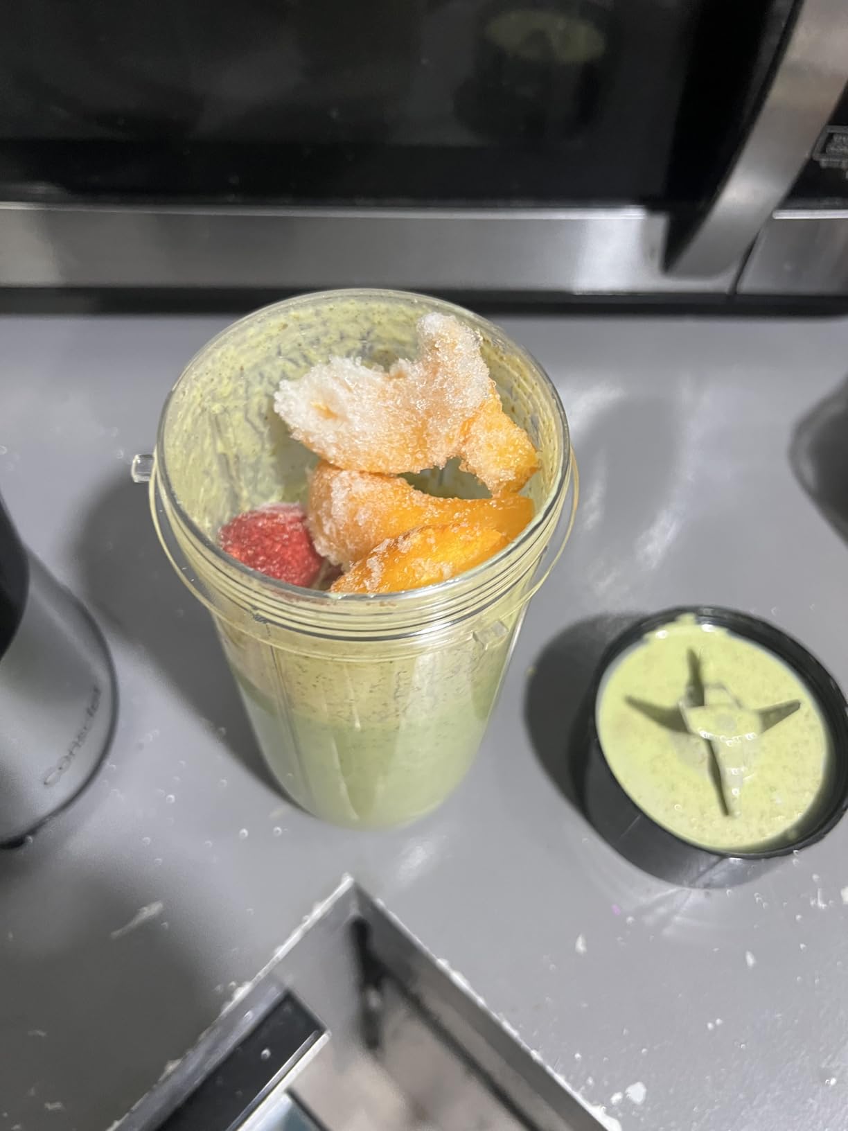 Consciot 11-Piece Blender for Kitchen and Personal Size, 900 Peak Watts | Blend Shakes & Smoothies, Frozen Drinks, Baby Food, Spreads & More, 3 Portable BPA-Free To-Go Cups, 2 Spout-Lids & 1 Flat-Lid customer photo 2