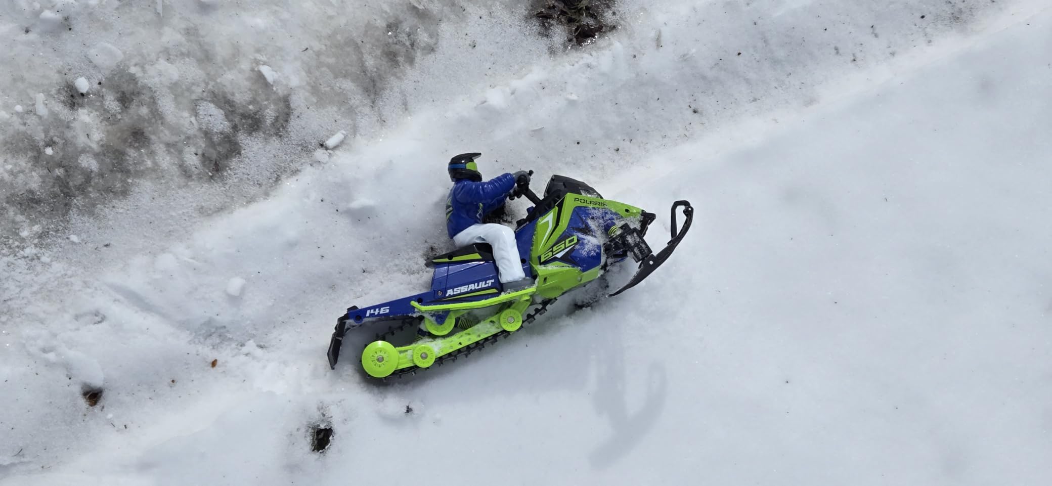 NKOK Polaris Switchback Assault RC Snowmobile Toy – 1:10 Scale (Green/Blue) customer photo 1