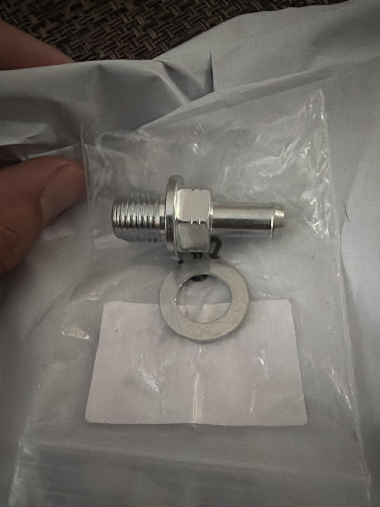PCV Valve with Gasket, PCV Valve Kit Replacement OEM#17130-PND-A01 17130-RBB-A01, Crankcase Ventilation Valve Compatible with Honda CRV Accord Element Civic Acura ILX RSX NSX(Silver) customer photo 2