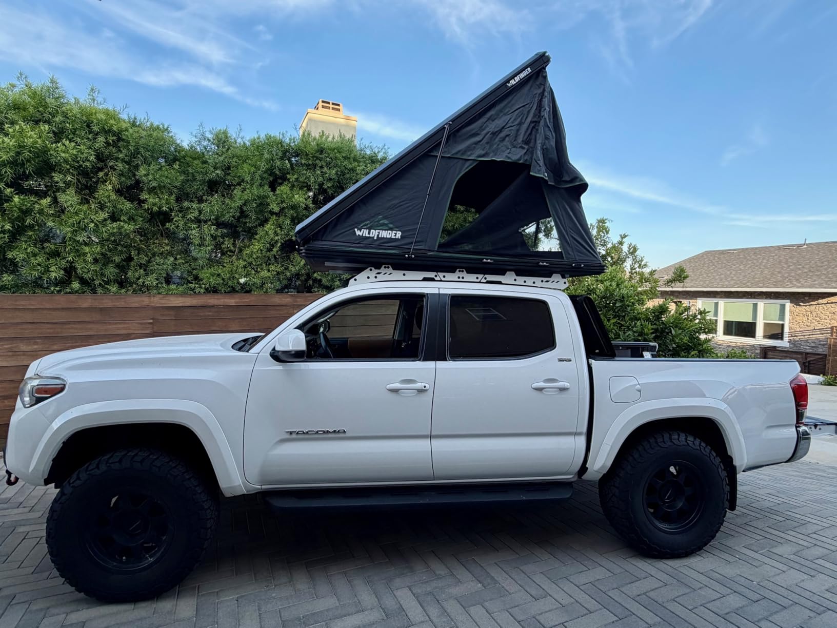 WildFinder Rooftop Tent, Hard Shell Roof Top Tent for Jeep SUV Truck Van customer photo 1