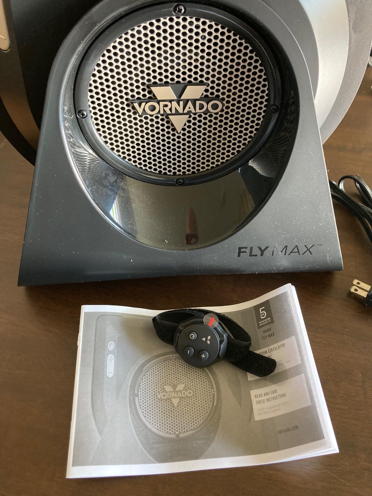 Vornado FLY MAX High Velocity Floor Fan, 4 Speed Settings, 180° Adjustable Tilt, Remote Control, 2300 FPM, Powerful Airflow, Fitness Cooling for Gym, Workout, and Training, Black customer photo 1