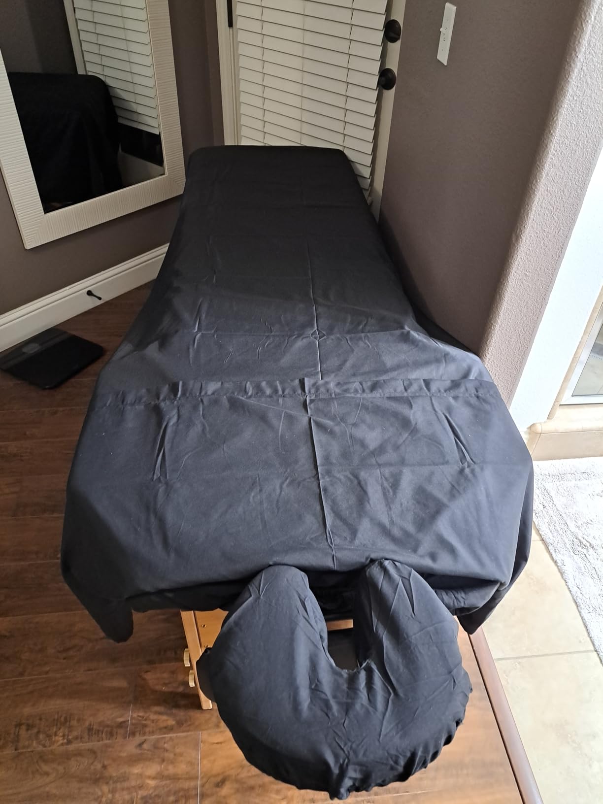 Yaheetech 84x28in Portable Massage Table Folding Adjustable Lash Bed, Cream customer photo 2