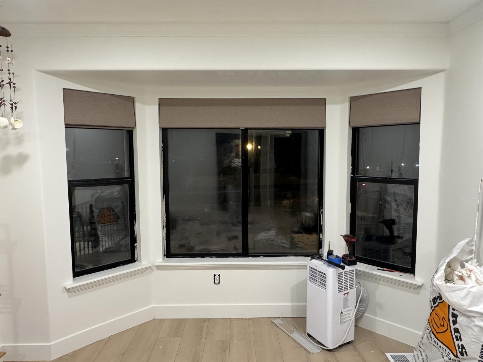 BERISSA Cordless Roman Shades, Linen Fabric, Blackout, Light Brown, Custom | Flat Fold Roman Shades, Privacy Shades, Full Blackout, Free-Stop, Easy Install, Child Safe, for Bedroom, Living Room & Home Office customer photo 2