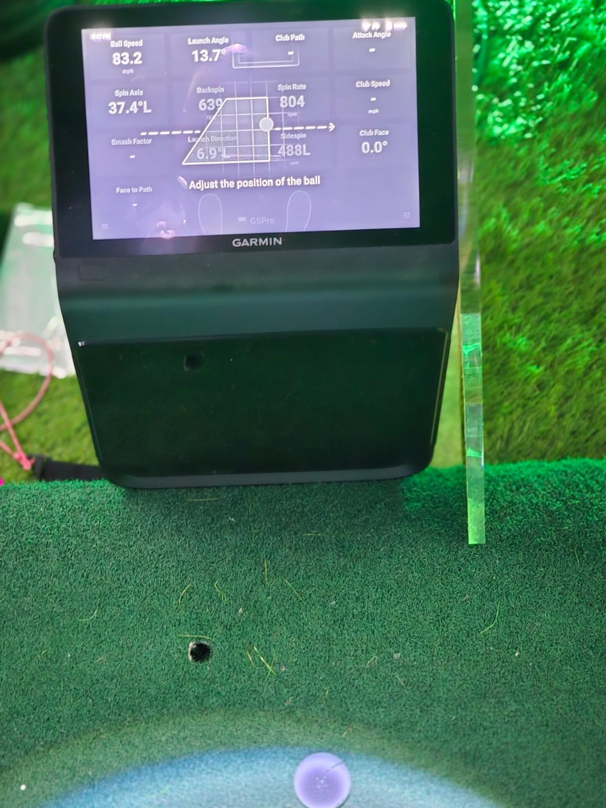 Garmin Approach® R50, Premium Golf Launch Monitor & Simulator customer photo 1