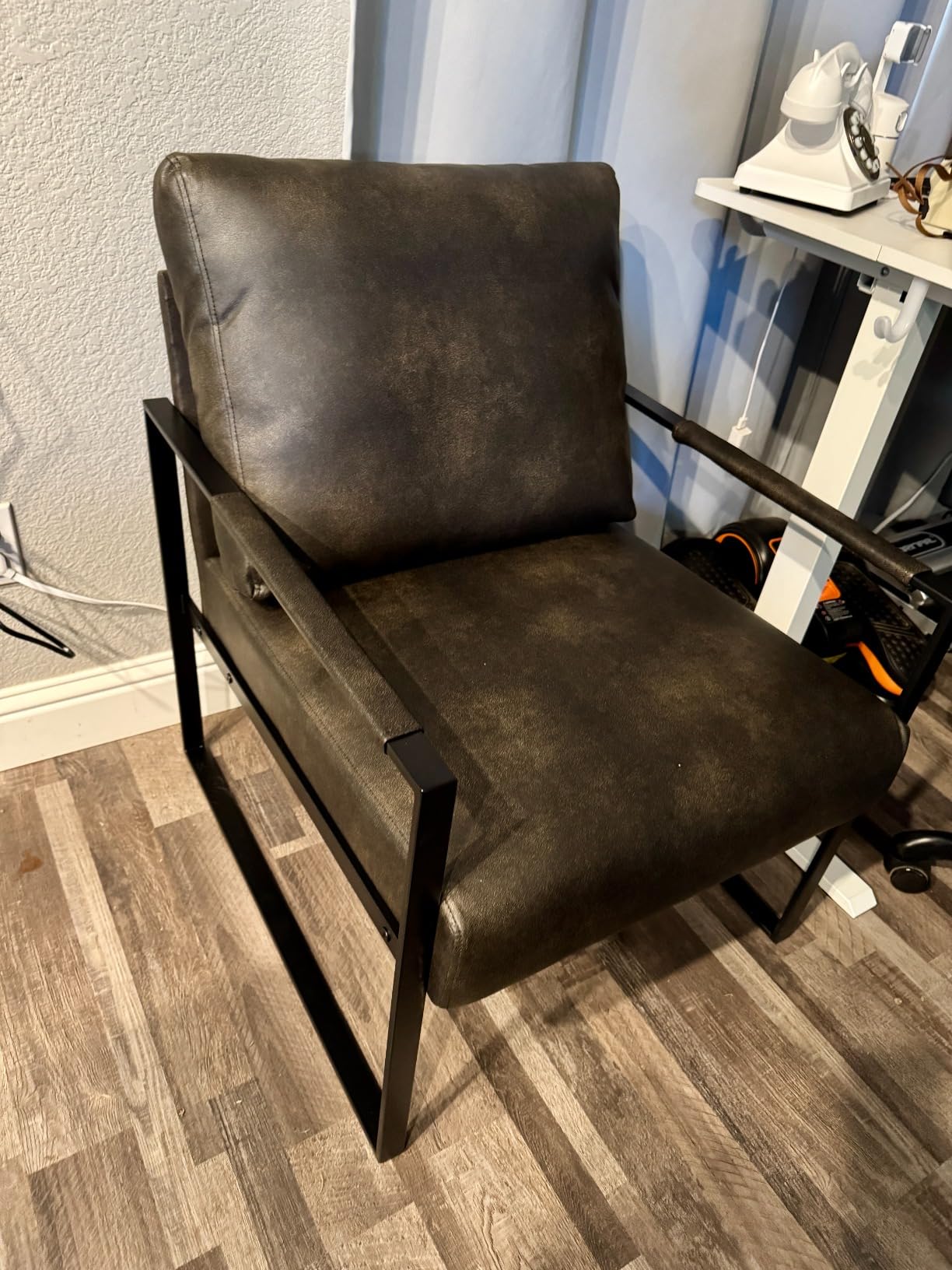 Lexicon Modern Faux Leather Accent Chair, Metal Frame, Dark Brown Living Room Chair with Wrapped Armrests, Arm Chair with Black Metal Frame for Living Room/Bedroom/Apartment customer photo 2