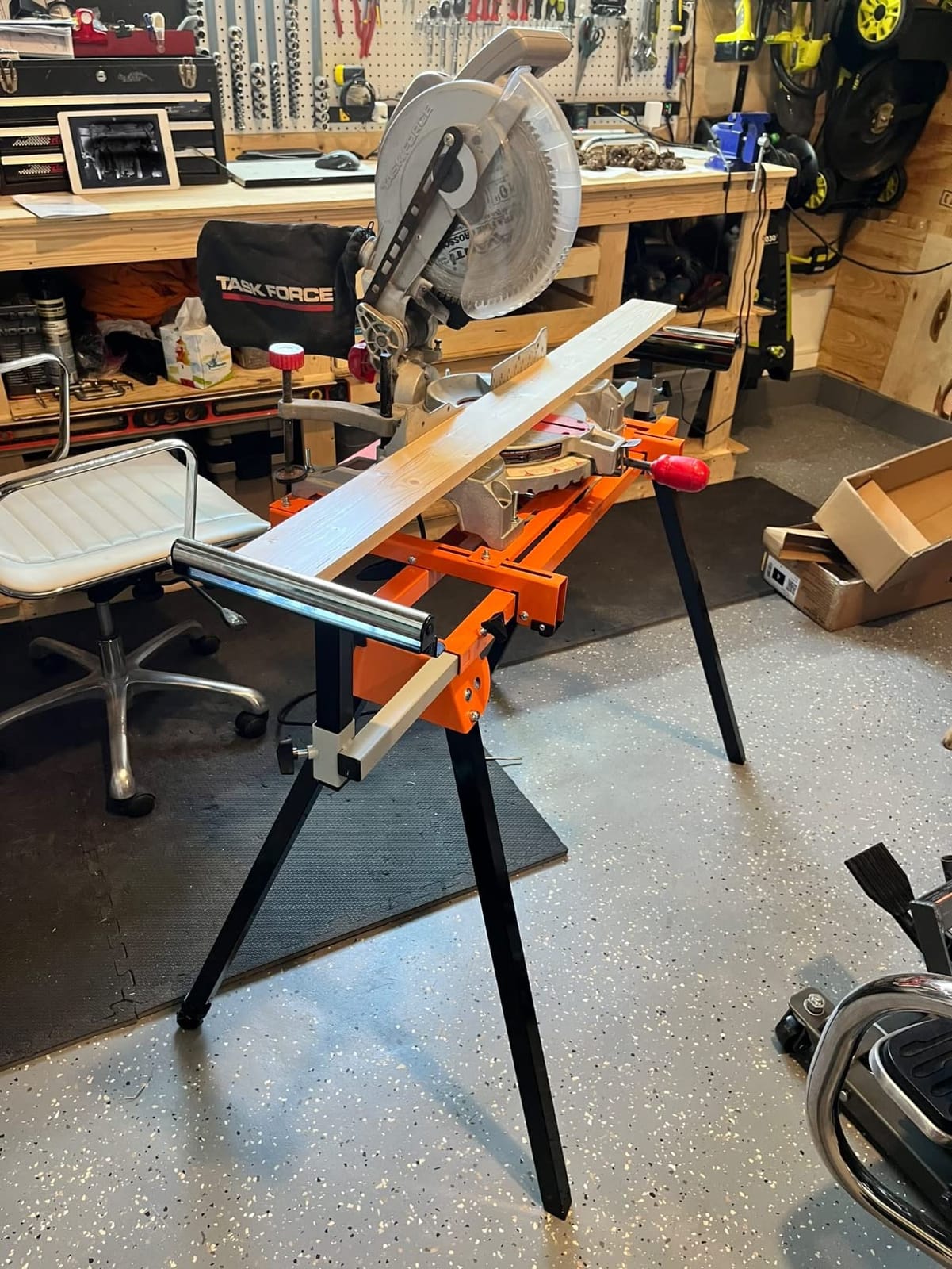 VEVOR Miter Saw Stand with Tabletop and Wheels, 330lbs Load Capacity Steel Collapsible Rolling Stand for Miter Saw, Adjustable Height and Length, Portable Compact and Folding Miter Saw Stand customer photo 1