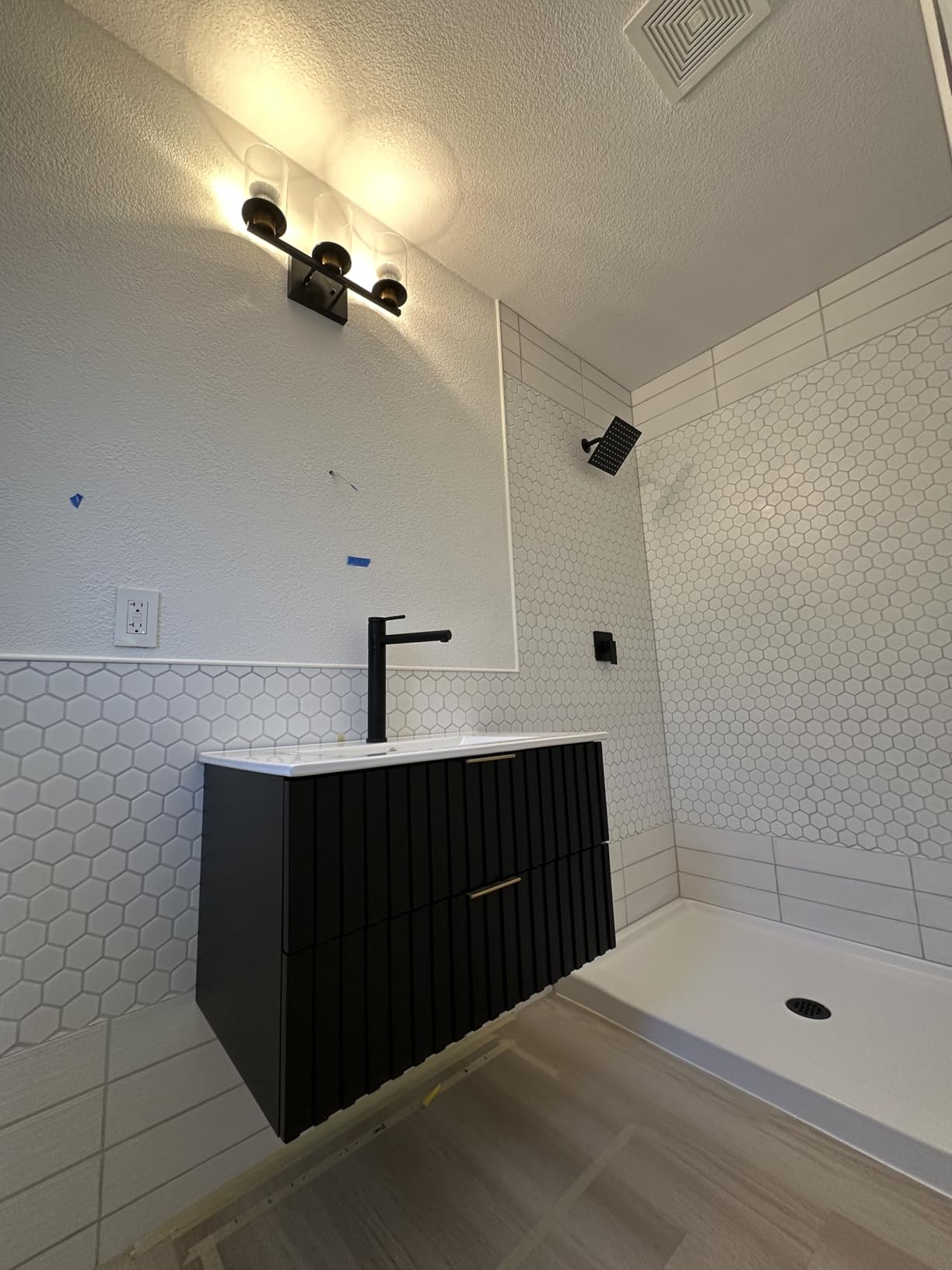 ONBRILL 30 Inch Bathroom Vanity with Sink Combo, Black Floating Vanity customer photo 1