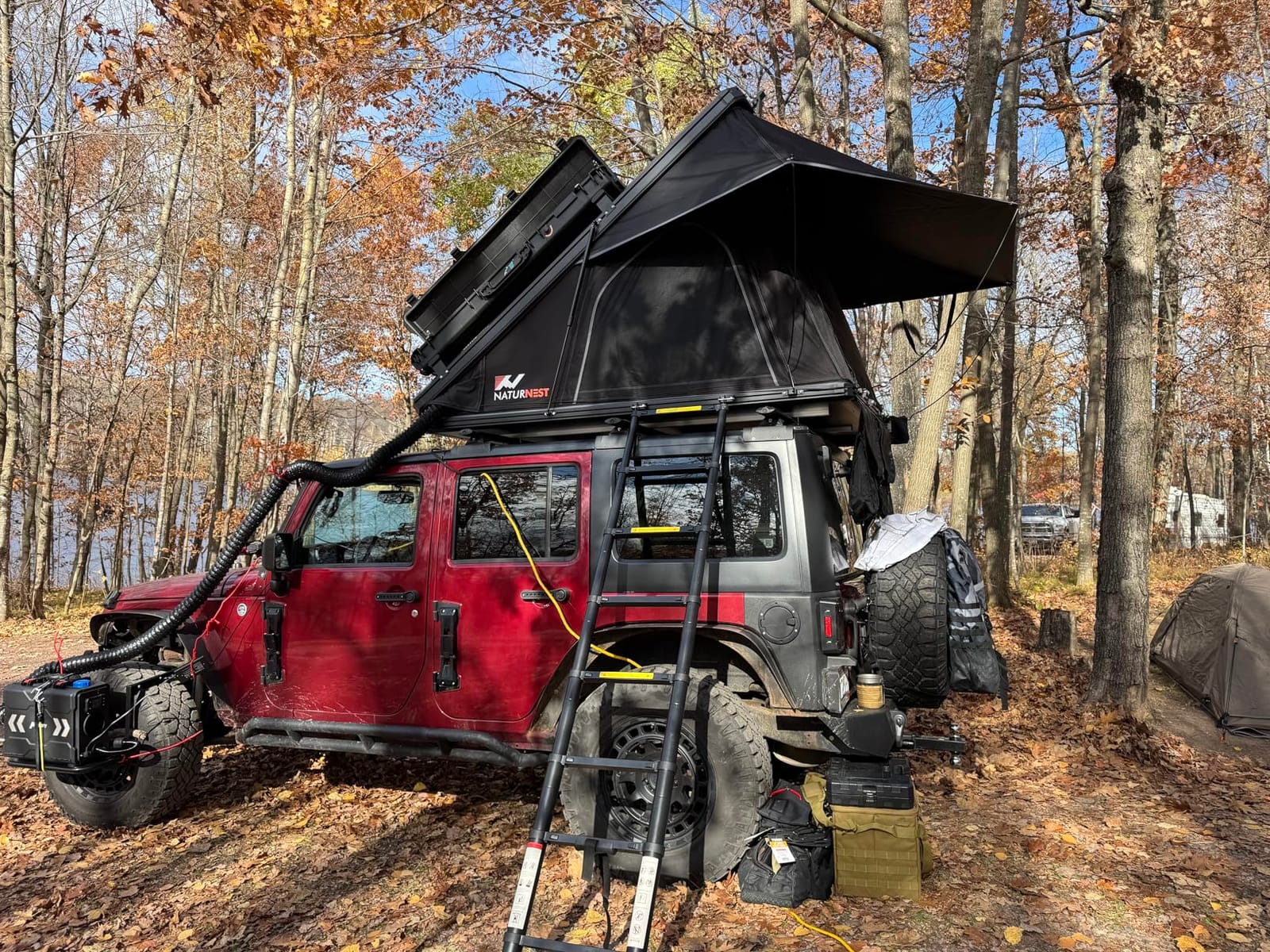Naturnest Rooftop Tent Hard Shell, Easy Set Up Pop Up Tent for 2 Person Camping, Windproof Waterproof UV-Resistant Blackout 4 Season Tent for Pickup Jeeps, Truck, SUV, Van, Trailer - Polaris 1 customer photo 1