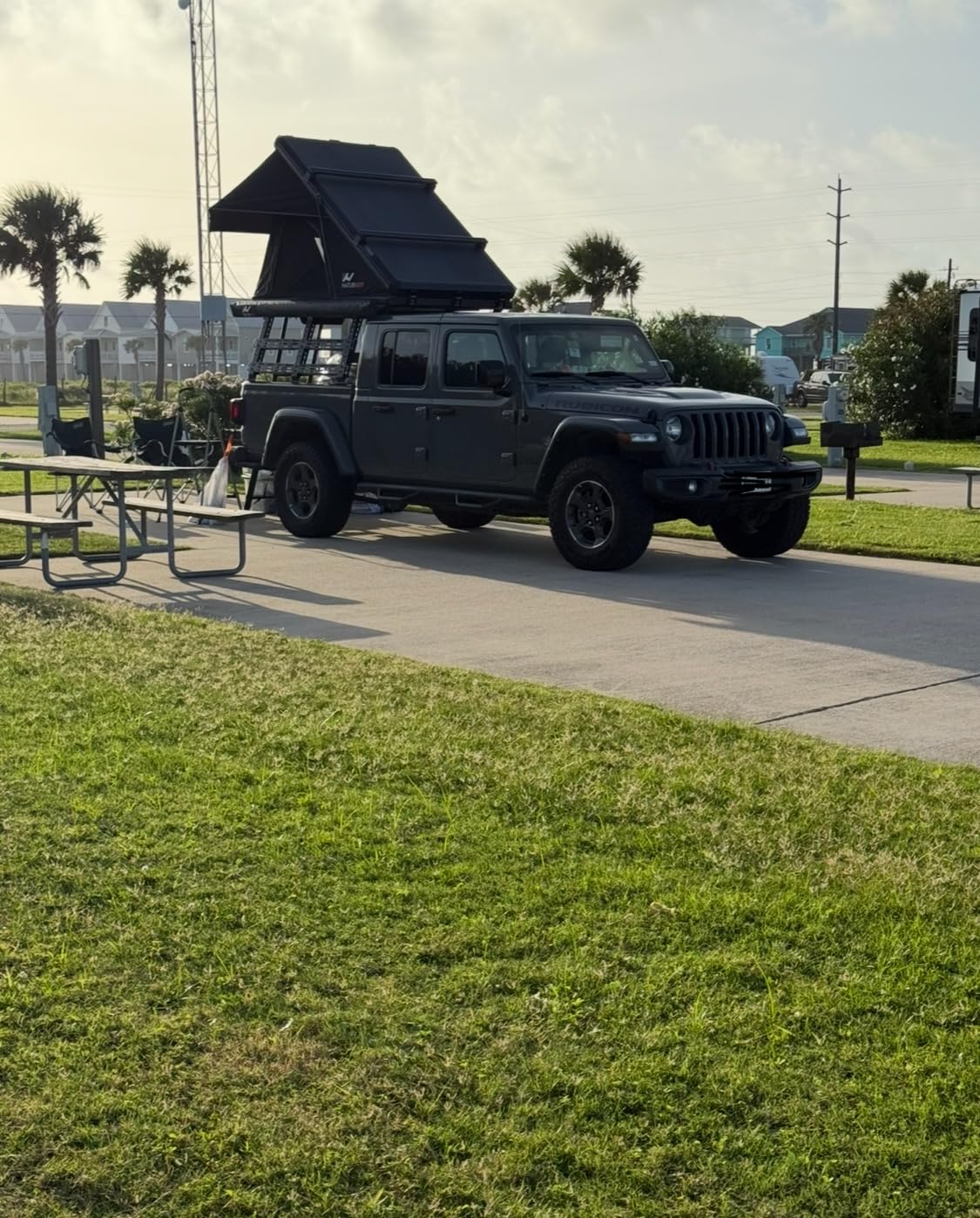 Naturnest Rooftop Tent Hard Shell, Easy Set Up Pop Up Tent for 2 Person Camping, Windproof Waterproof UV-Resistant Blackout 4 Season Tent for Pickup Jeeps, Truck, SUV, Van, Trailer - Polaris 1 customer photo 2