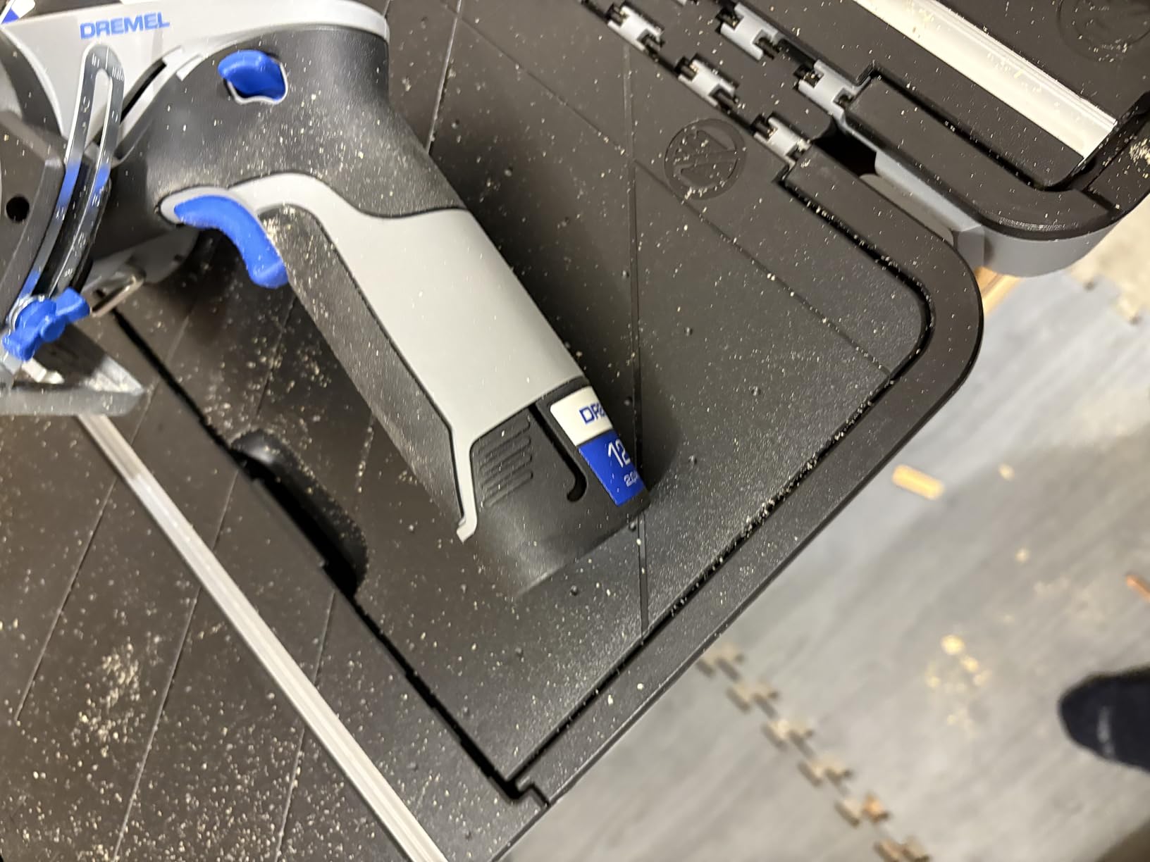 Dremel Blueprint Portable Saw Station with 12V Brushless Compact Circular Saw and Multi-Purpose Cutting Case (CS12V-S1C) customer photo 1