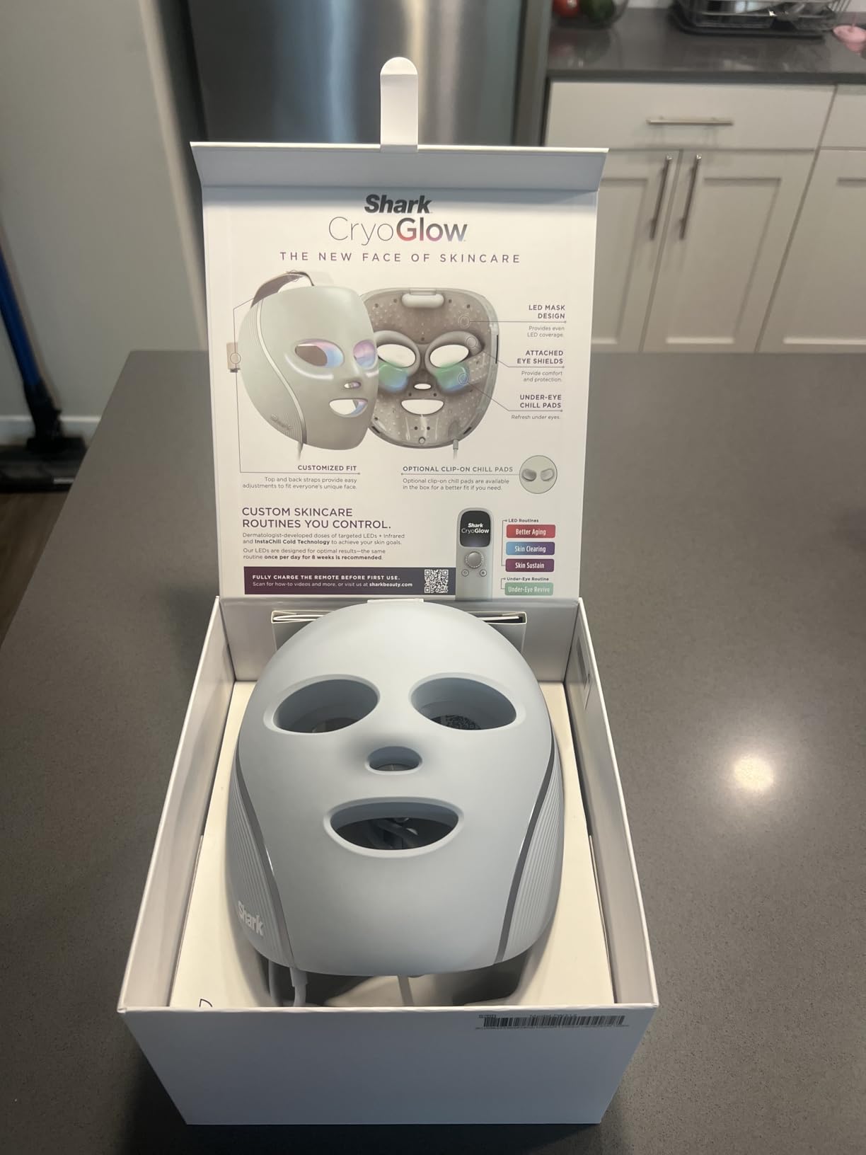 Shark CryoGlow LED Face Mask, Red Light Therapy, Under-Eye Cooling, FW312 customer photo 1