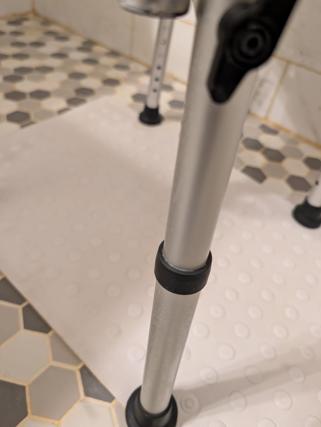 BRITULIF Shower Chair with Arms and Back for Inside Shower, 550 lb Capacity customer photo 2
