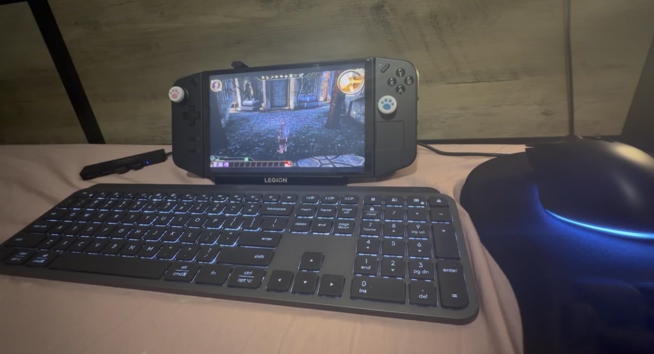 Razer Pro Click V2 Vertical Wireless Mouse customer photo 2