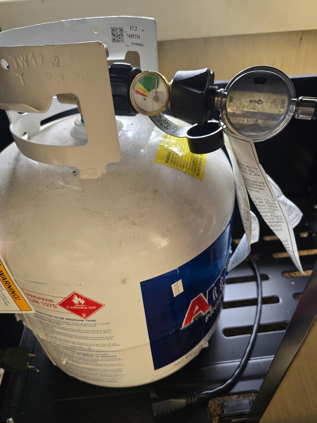 HICOOI Propane Tank Gauge Level Indicator for 5-40lb LP Tanks, 2 Packs | QCC1/Type1 connection, Color Coded Dial, Easy to Read, Durable, BBQ Grill RV Camper Use customer photo 2