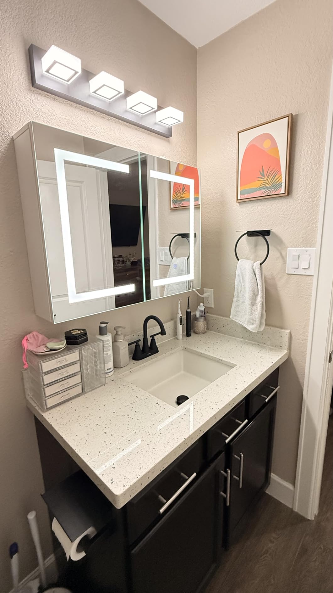 Snughome Bathroom Medicine Cabinet with Mirror and LED Lights, Wall Mount Bathroom Mirror with Storage, Anti-Fog, Built-in Power Outlets, Dimmable 3 Color Temp, Antirust Easy to Install, 31.5