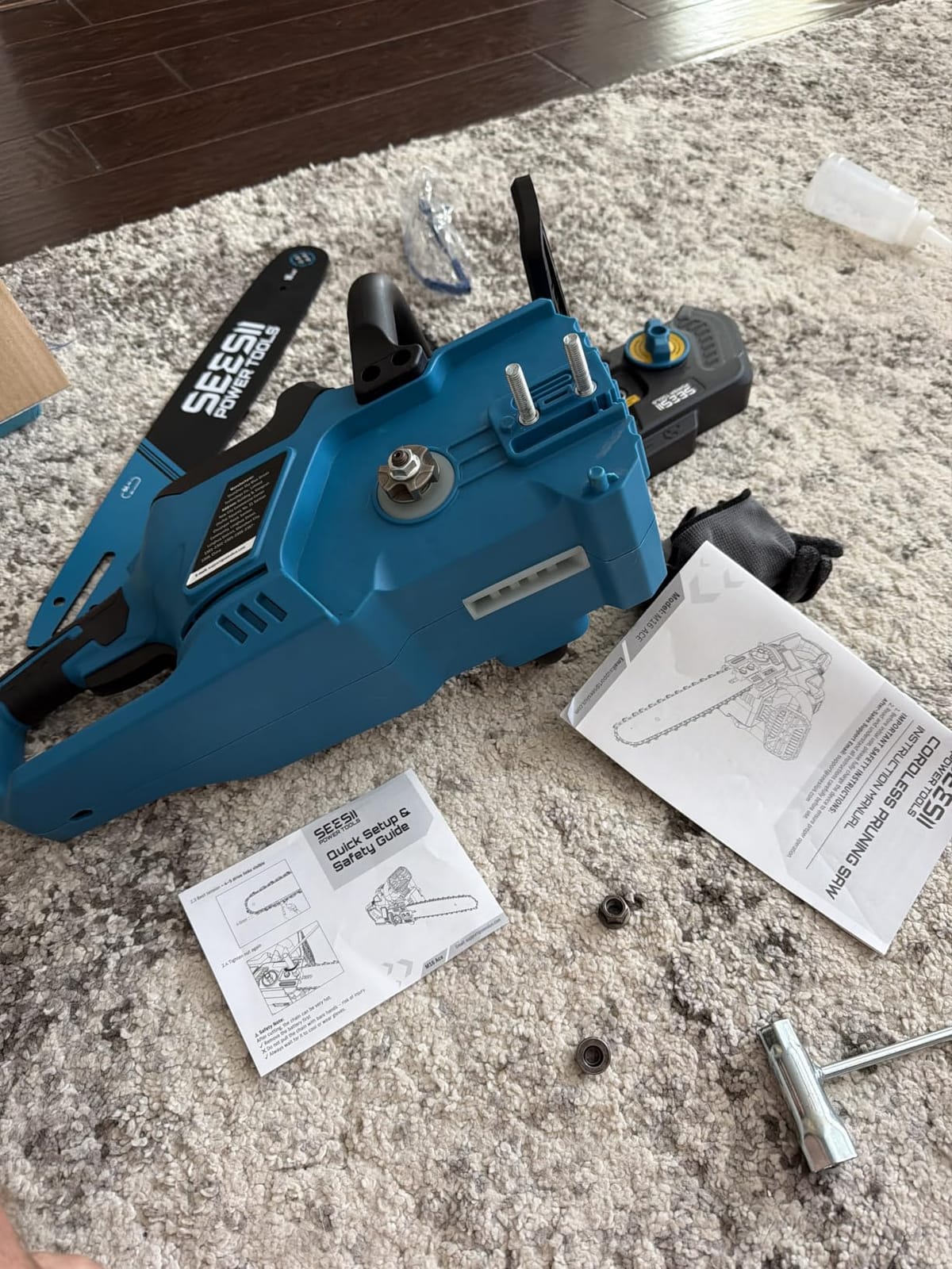 SEESII 40V 16-Inch Cordless Electric Chainsaw, 2000W Brushless Chain Saw | 2x40v 4000mAh Batteries & Chargers, Auto Oiler, Battery Powered Chain Saw for Tree Trimming, Wood Cutting, Yard Work customer photo 1